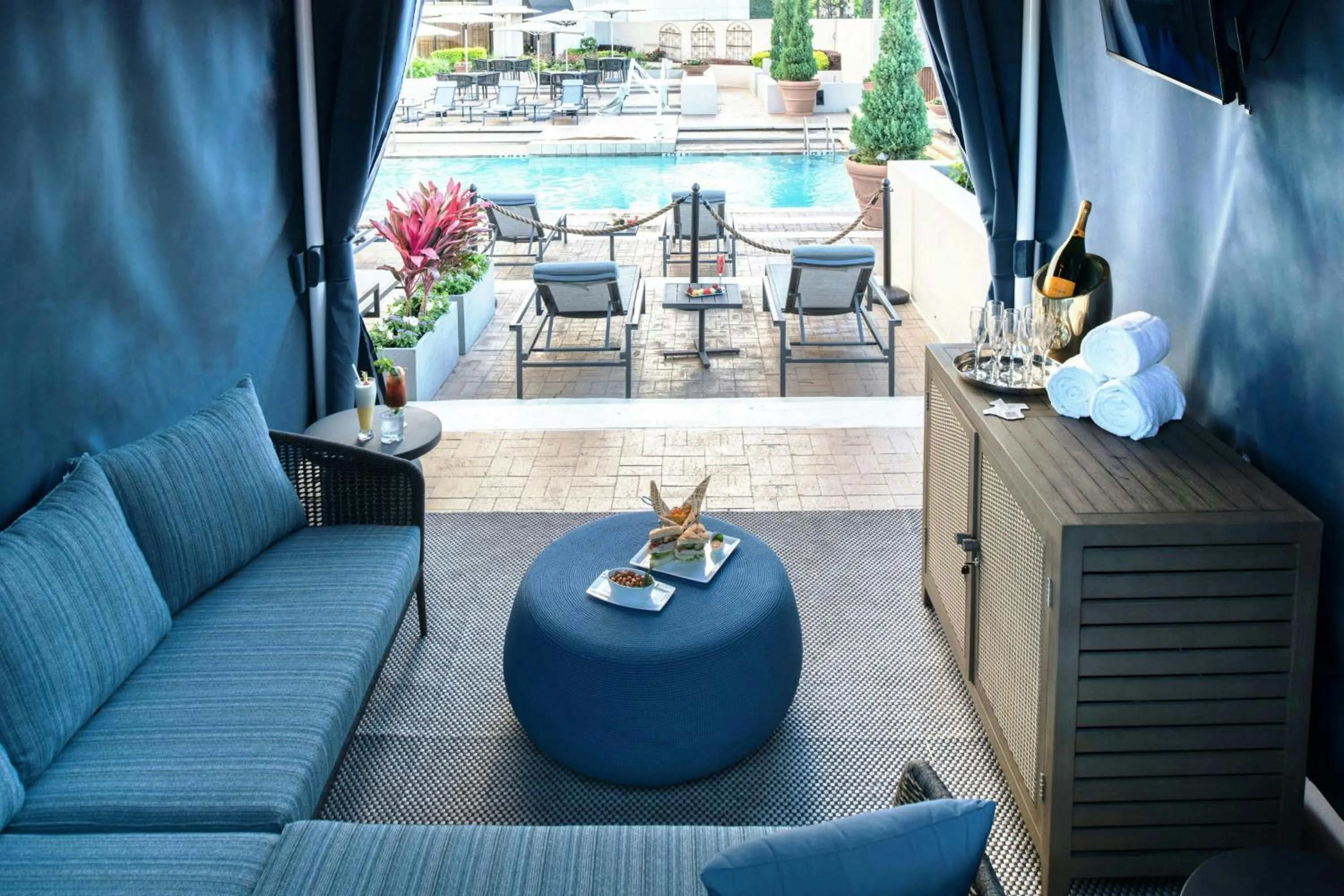 Swimming pool in The St. Regis Houston