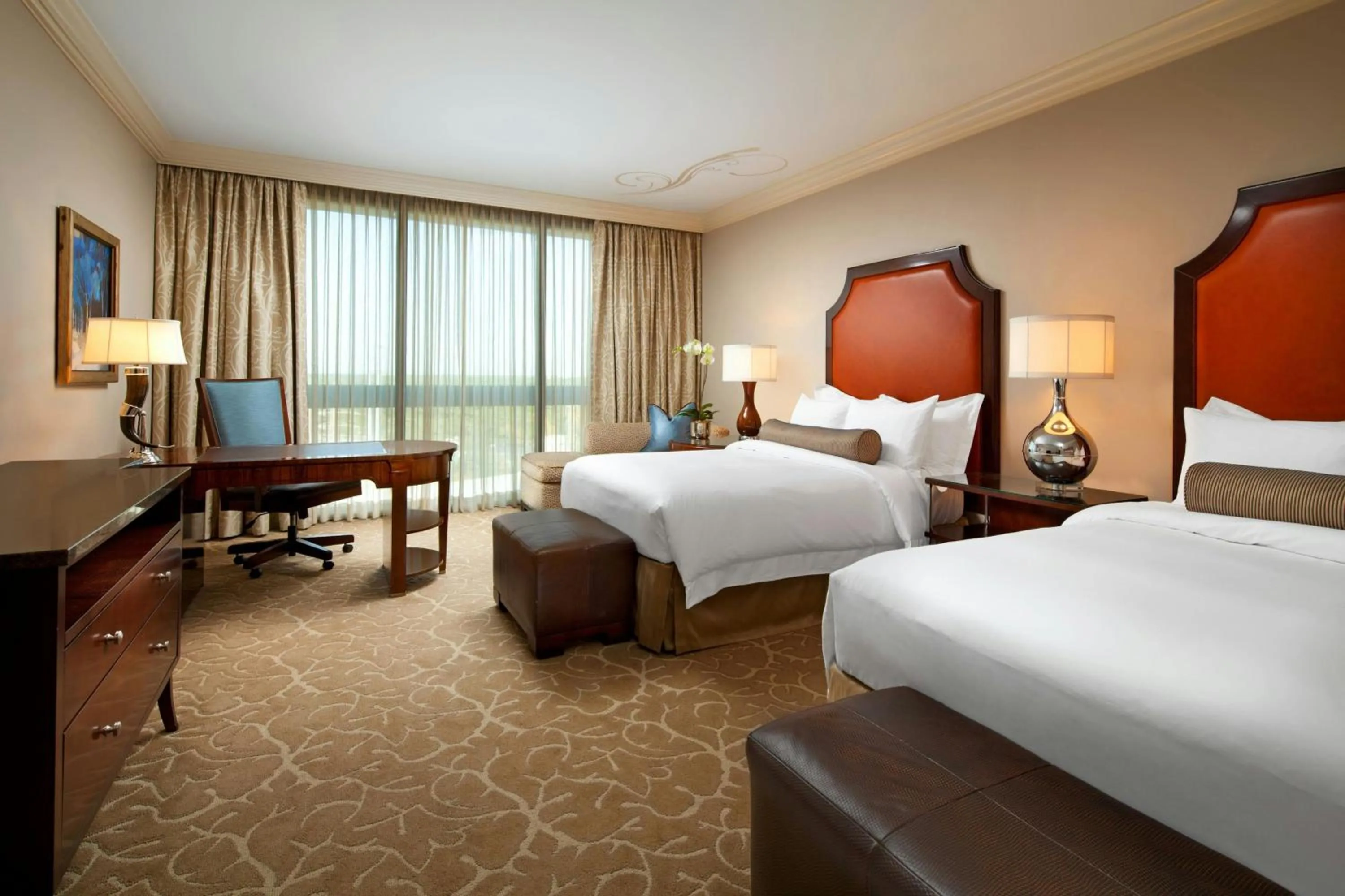 Photo of the whole room, Bed in The St. Regis Houston