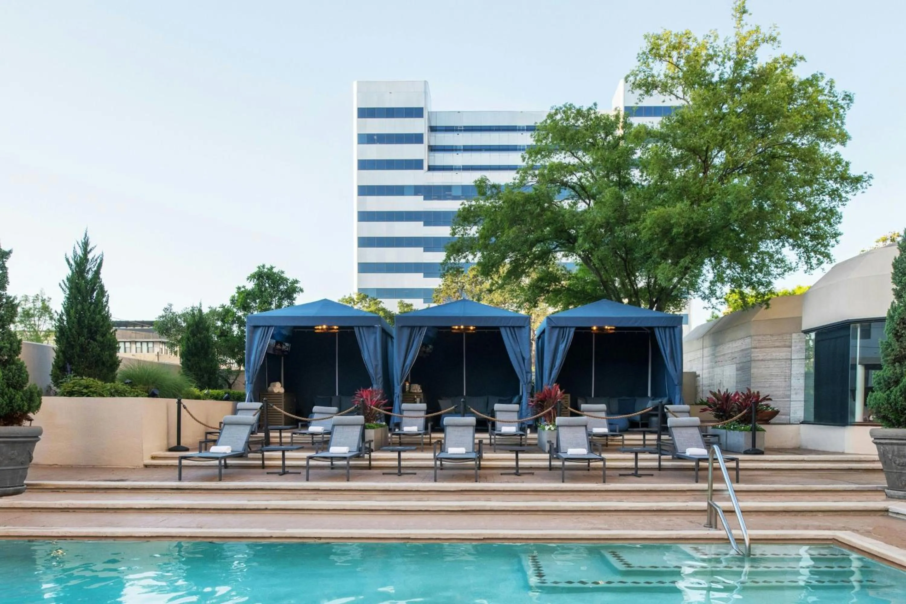 Swimming pool in The St. Regis Houston