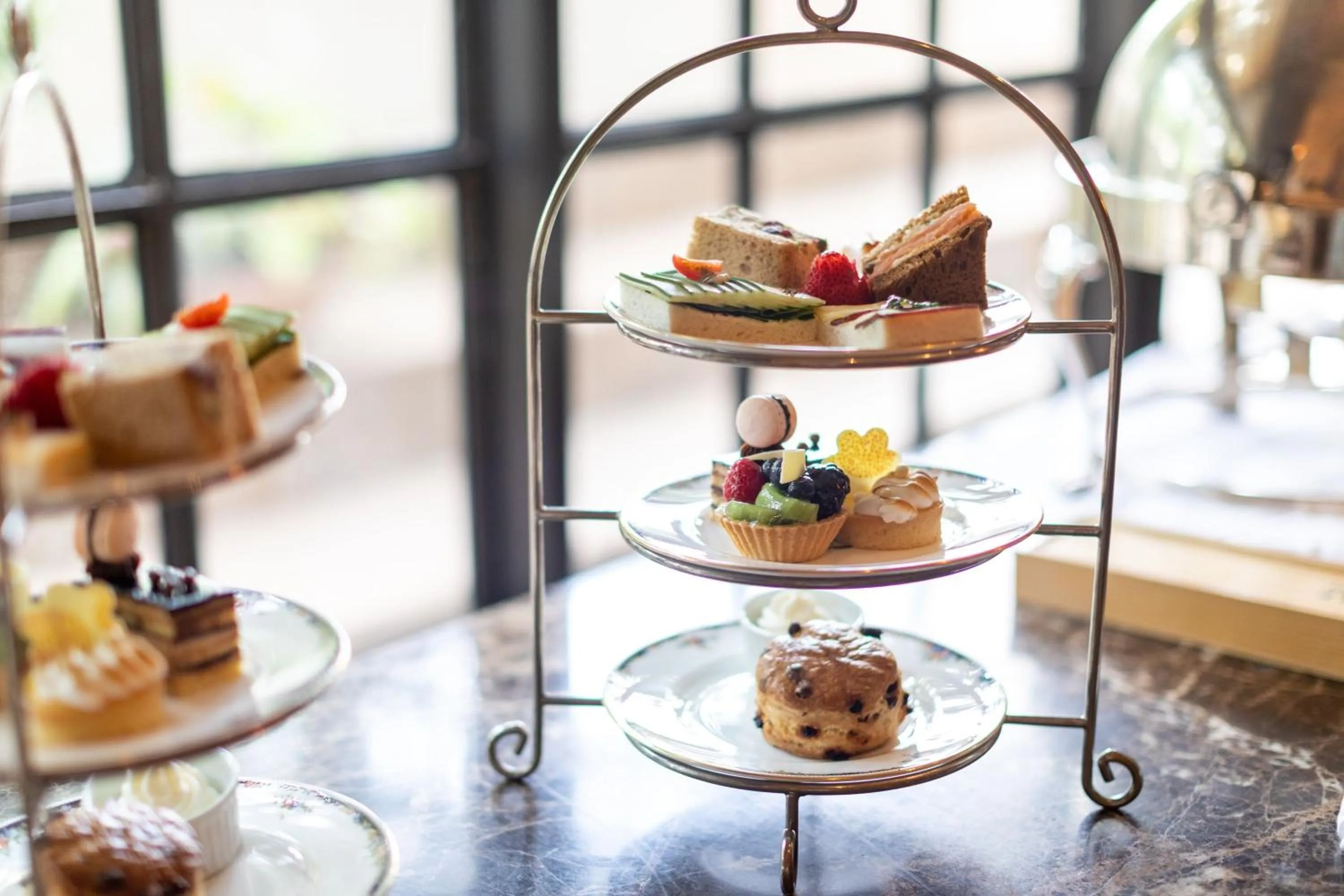 Lounge or bar in The St. Regis Houston