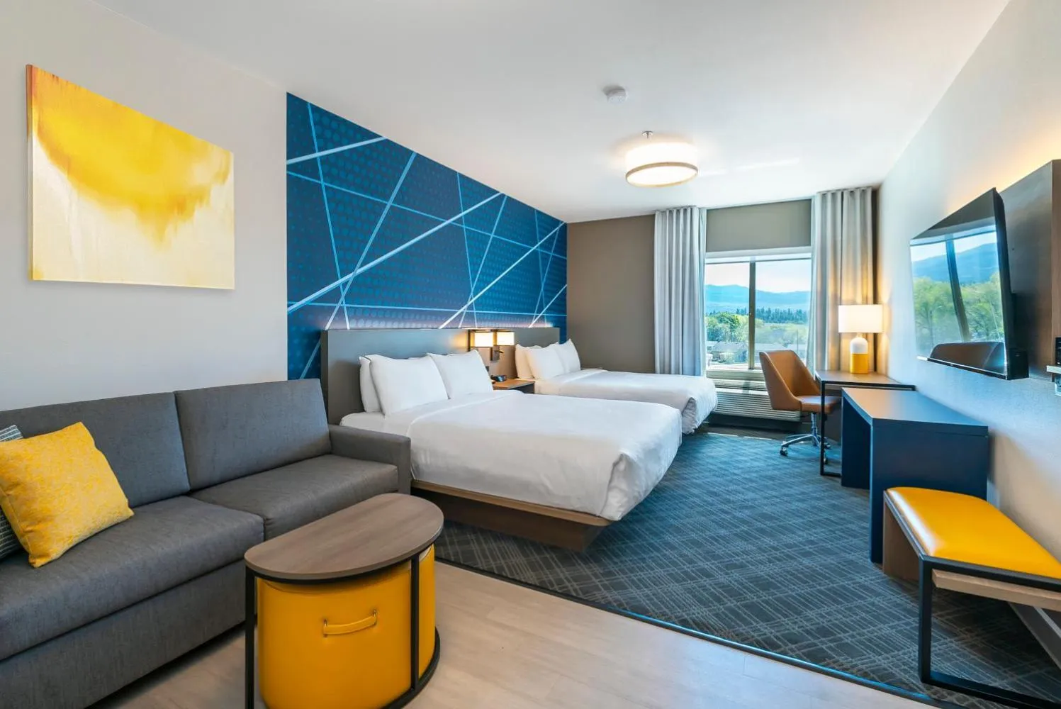 Bedroom in Comfort Suites Kelowna