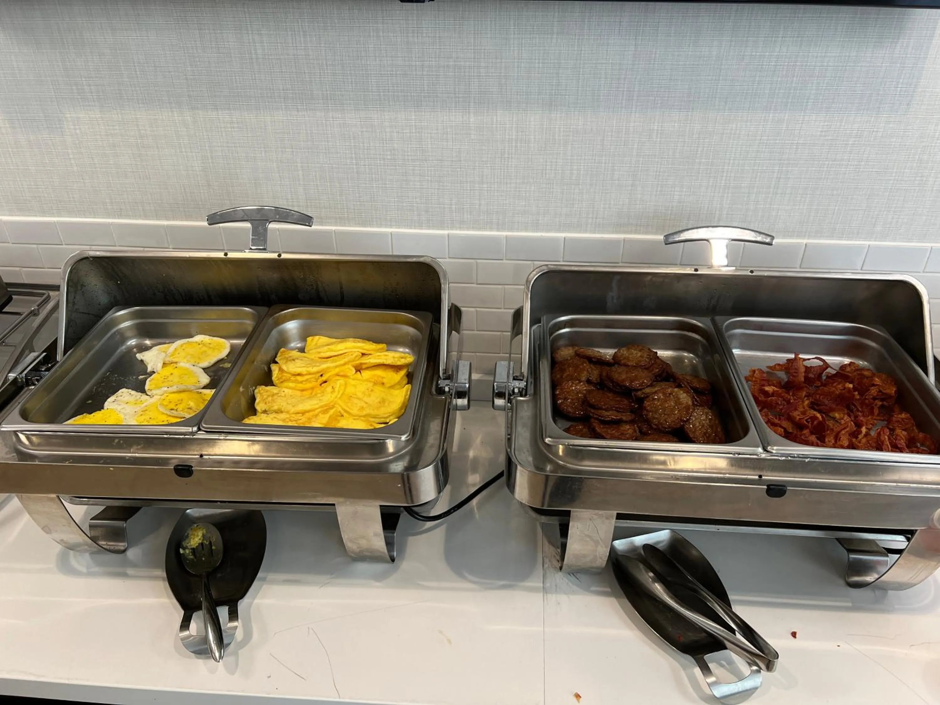 Breakfast in Comfort Inn & Suites Danbury-Bethel