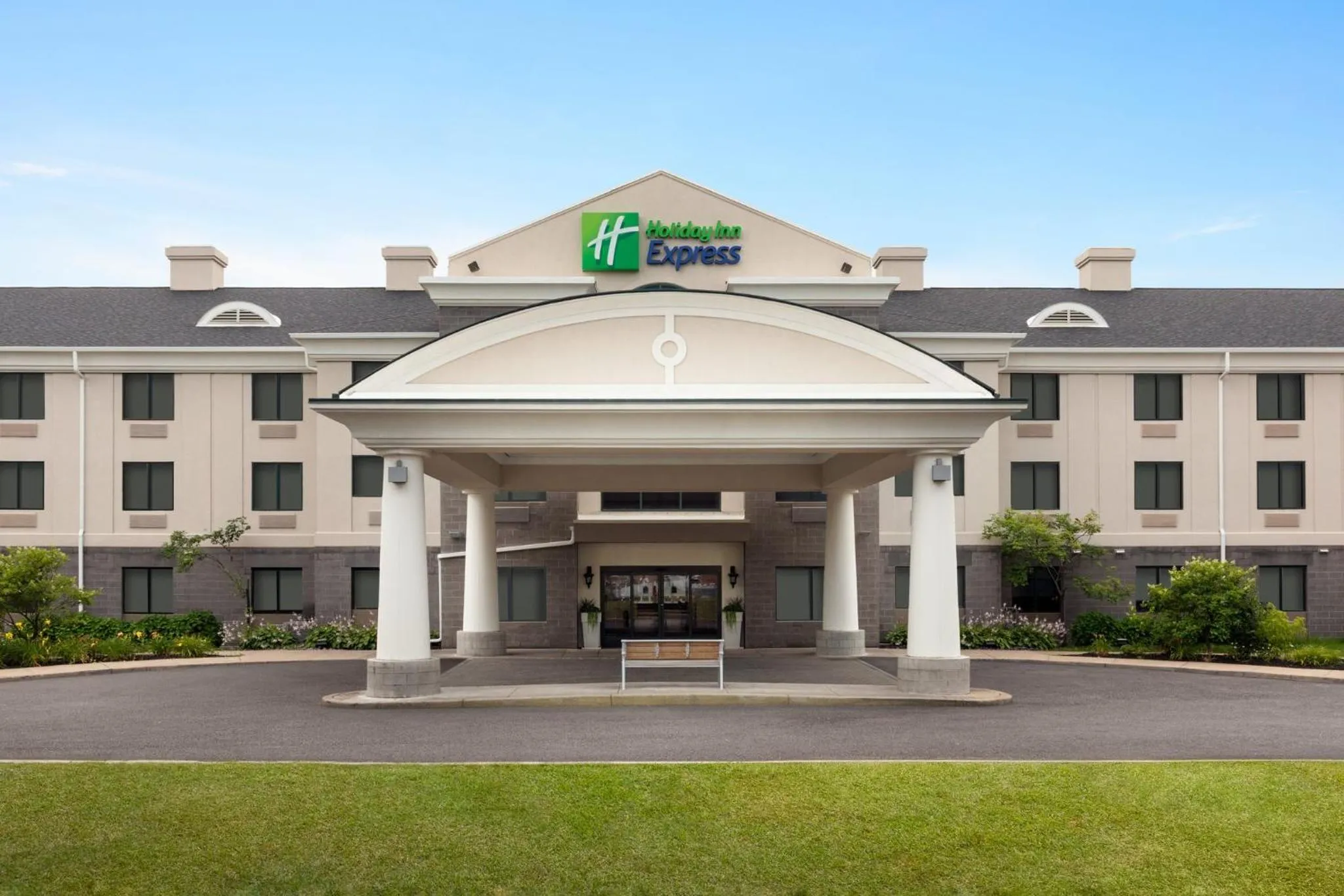Property building in Holiday Inn Express Syracuse Airport by IHG