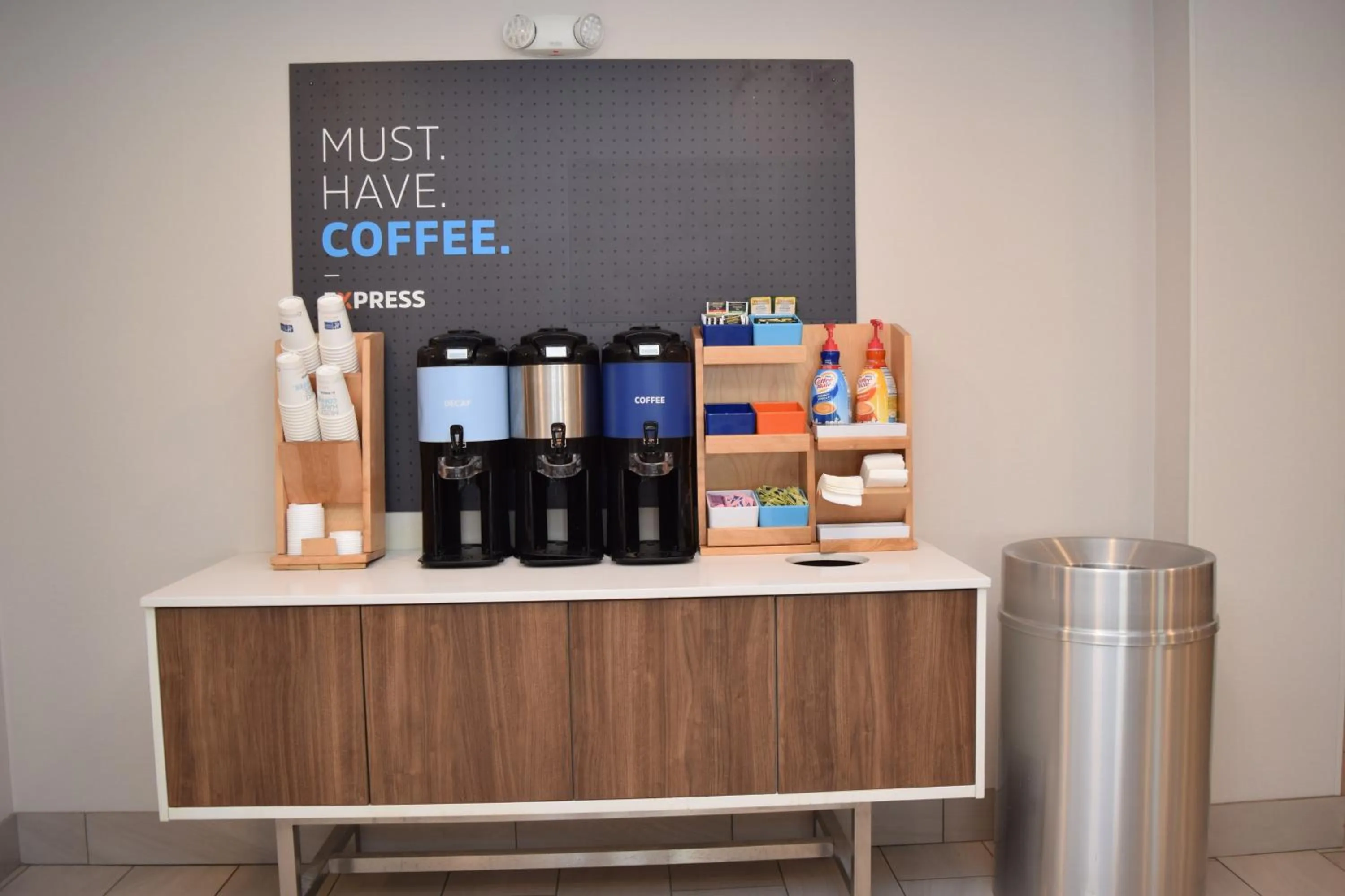 Restaurant/places to eat in Holiday Inn Express Syracuse Airport by IHG