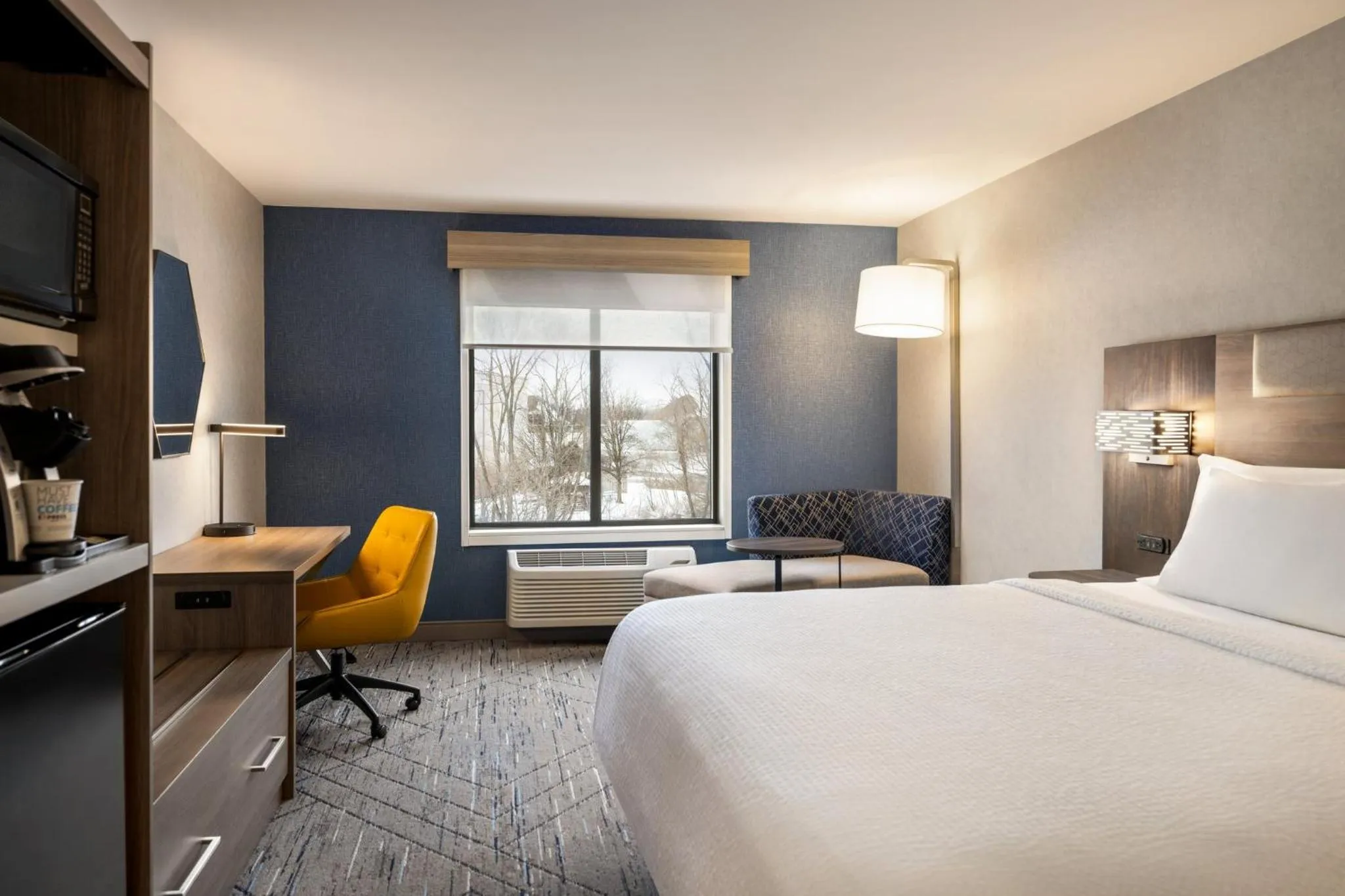 Photo of the whole room, Bed in Holiday Inn Express Syracuse Airport by IHG