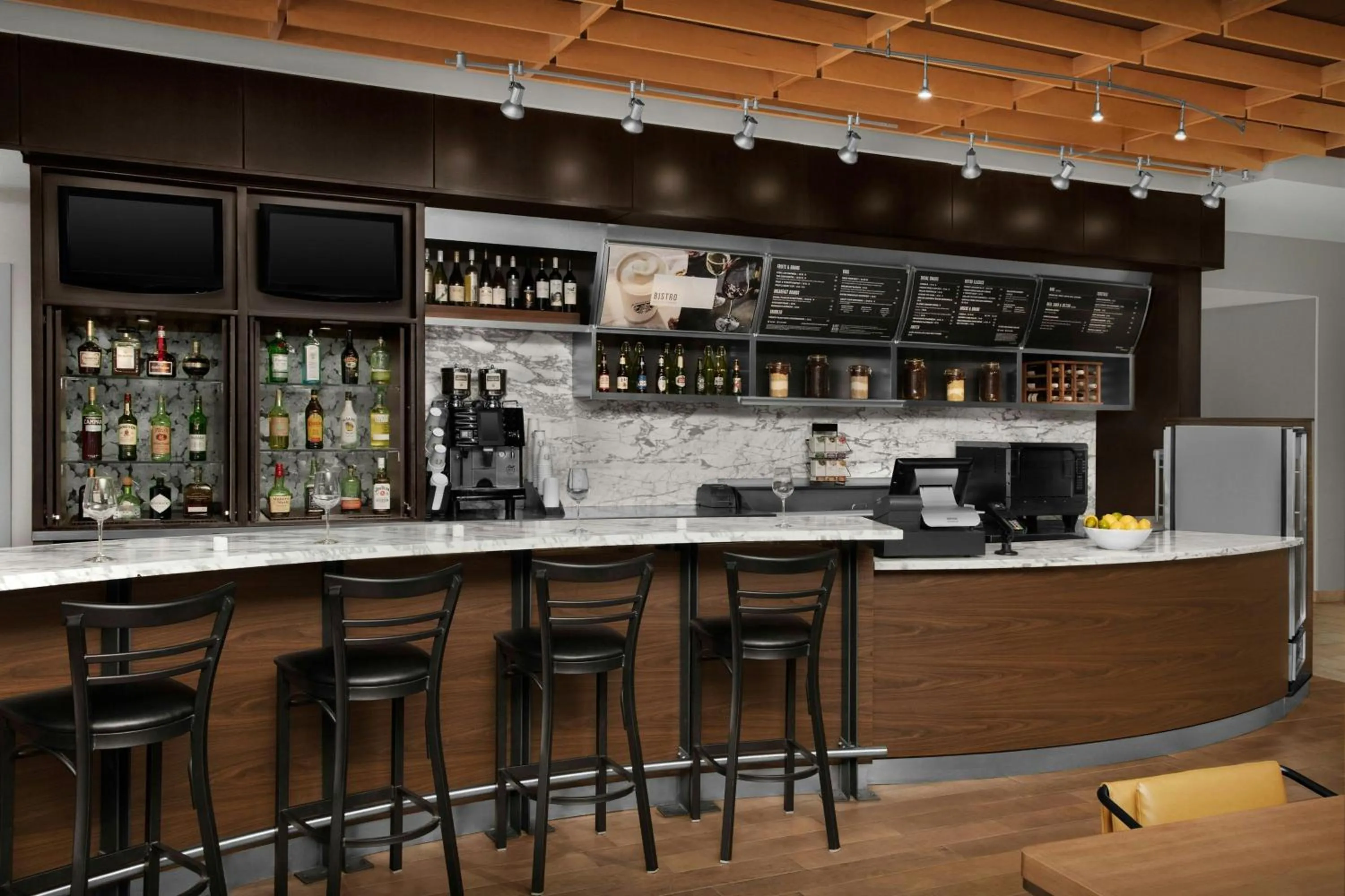 Lounge or bar in Courtyard Phoenix Chandler/Fashion Center