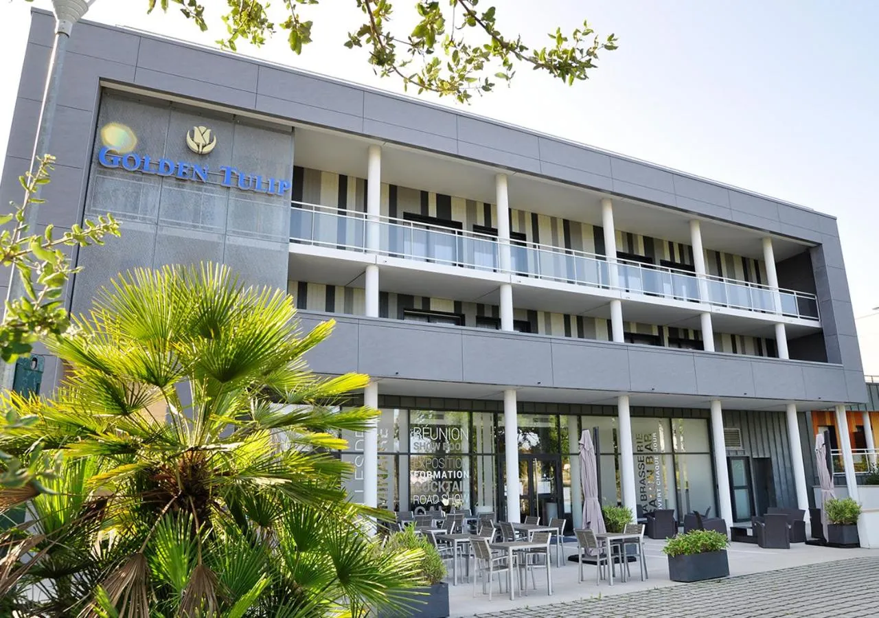 Property building in Golden Tulip Pornic Suites- Appart Hotel