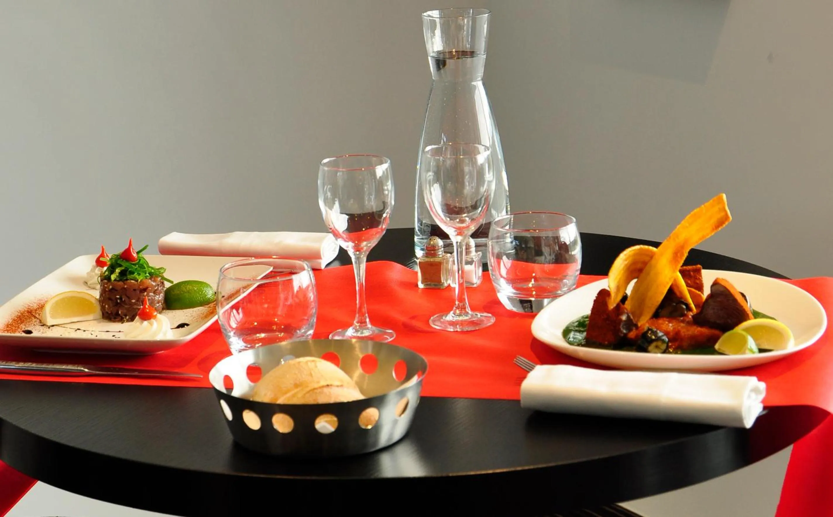 Restaurant/places to eat in Golden Tulip Pornic Suites- Appart Hotel