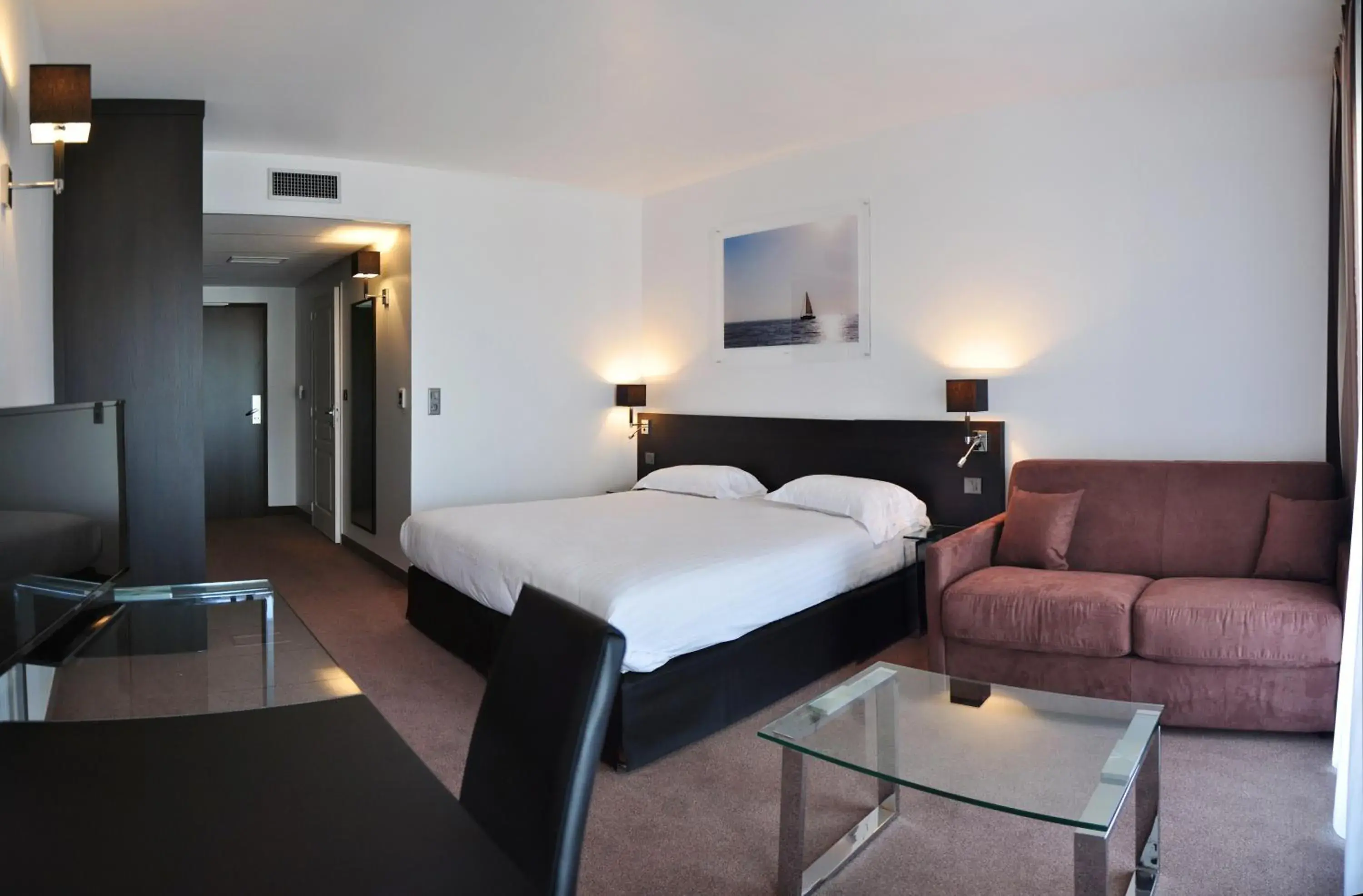 Superior Studio with Garden View in Golden Tulip Pornic Suites- Appart Hotel Superior Studio with Garden View in Golden Tulip Pornic Suites- Appart Hotel