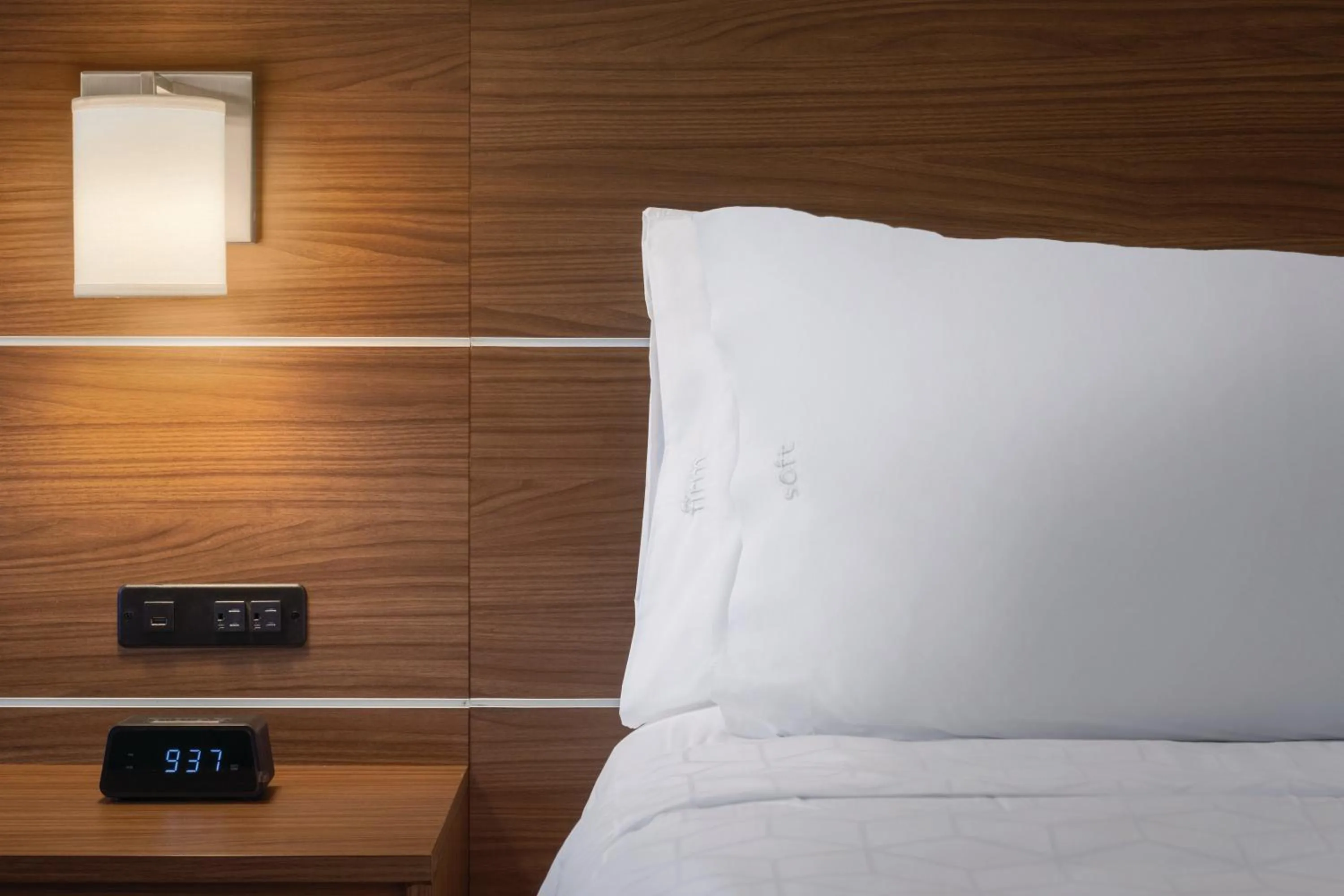 Photo of the whole room, Bed in Holiday Inn Express Hotel & Suites Lavonia by IHG