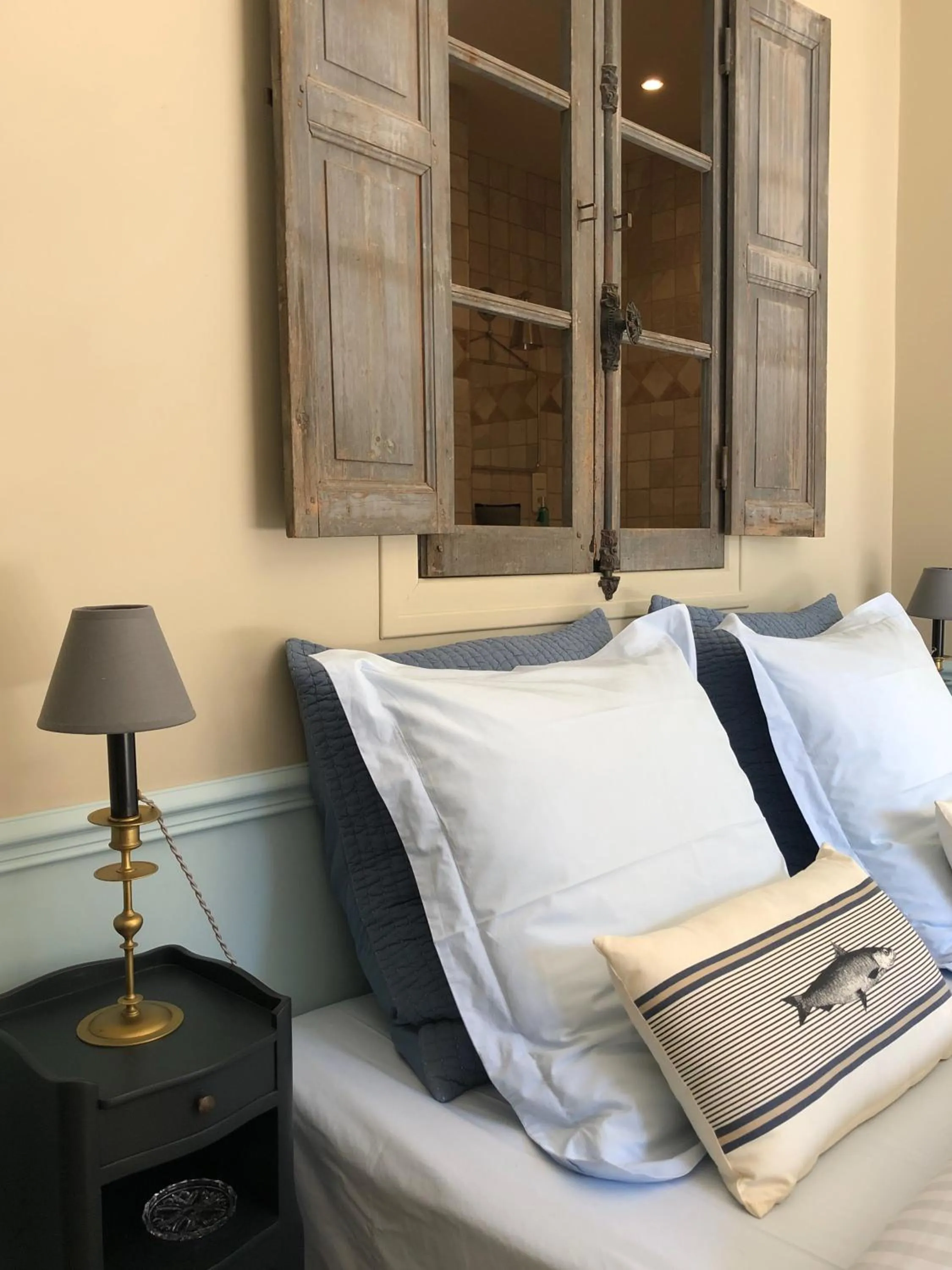 Decorative detail in Les Aurochs