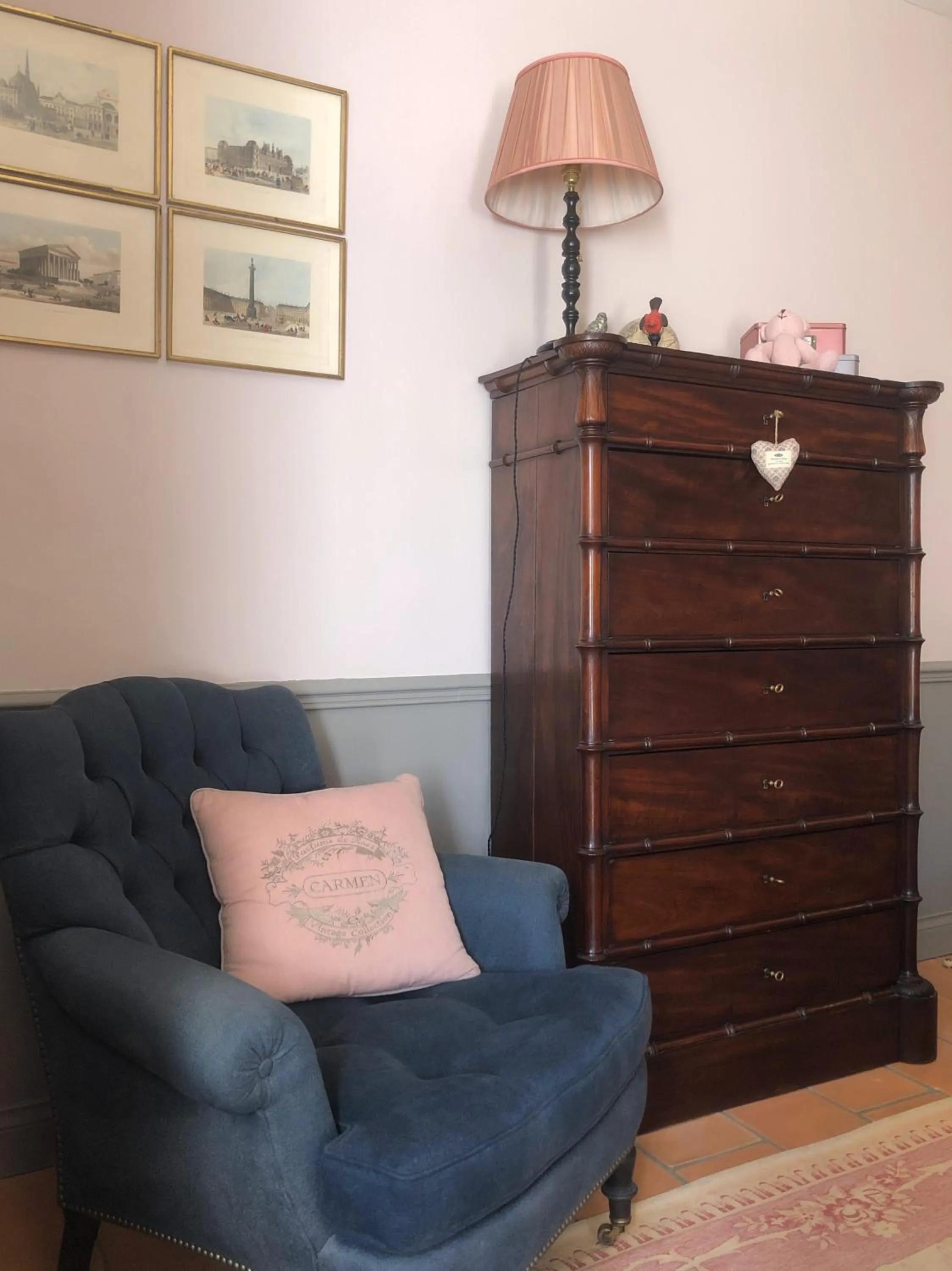 Decorative detail in Les Aurochs