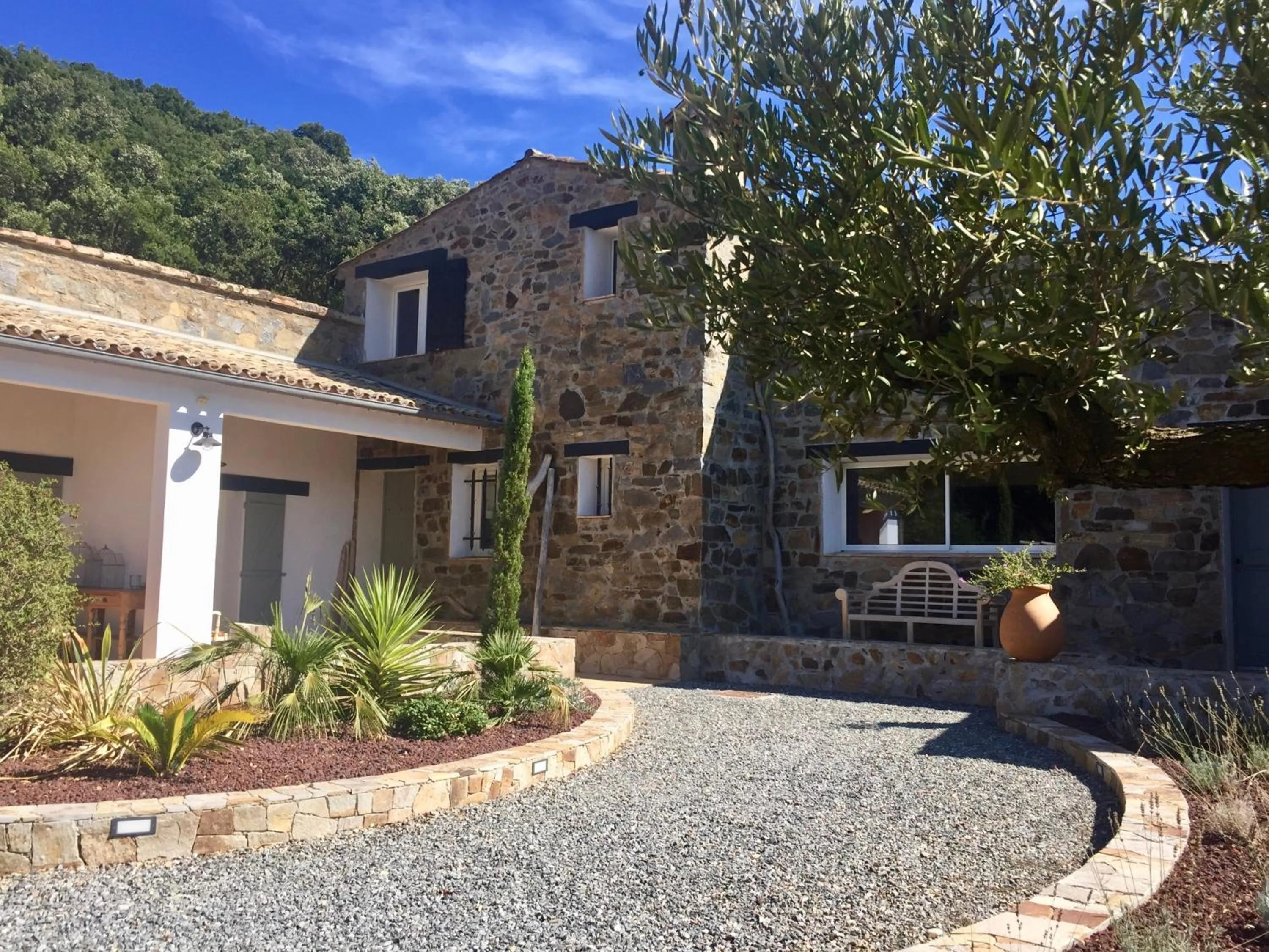 Property building in Les Aurochs