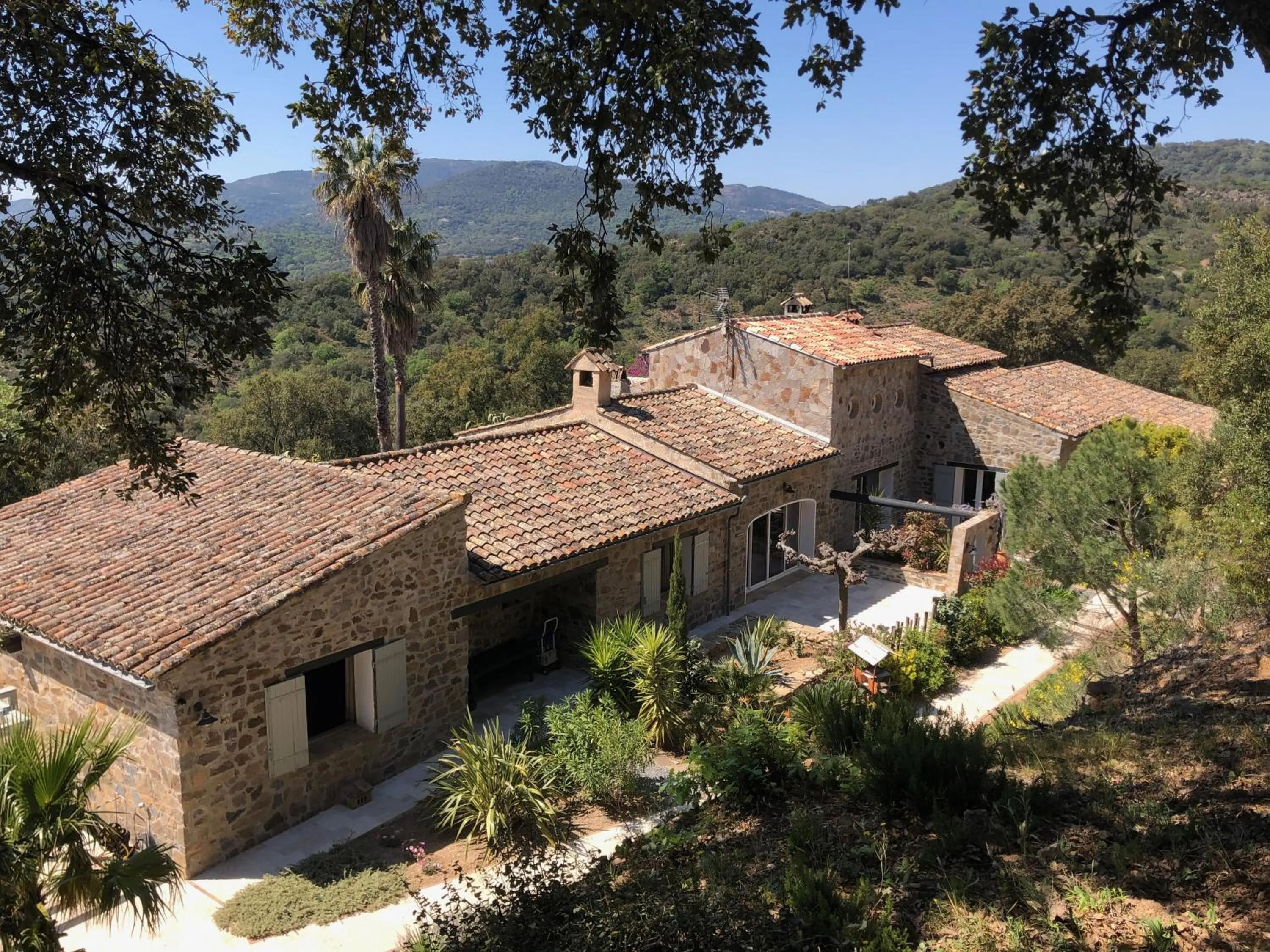 Property building in Les Aurochs