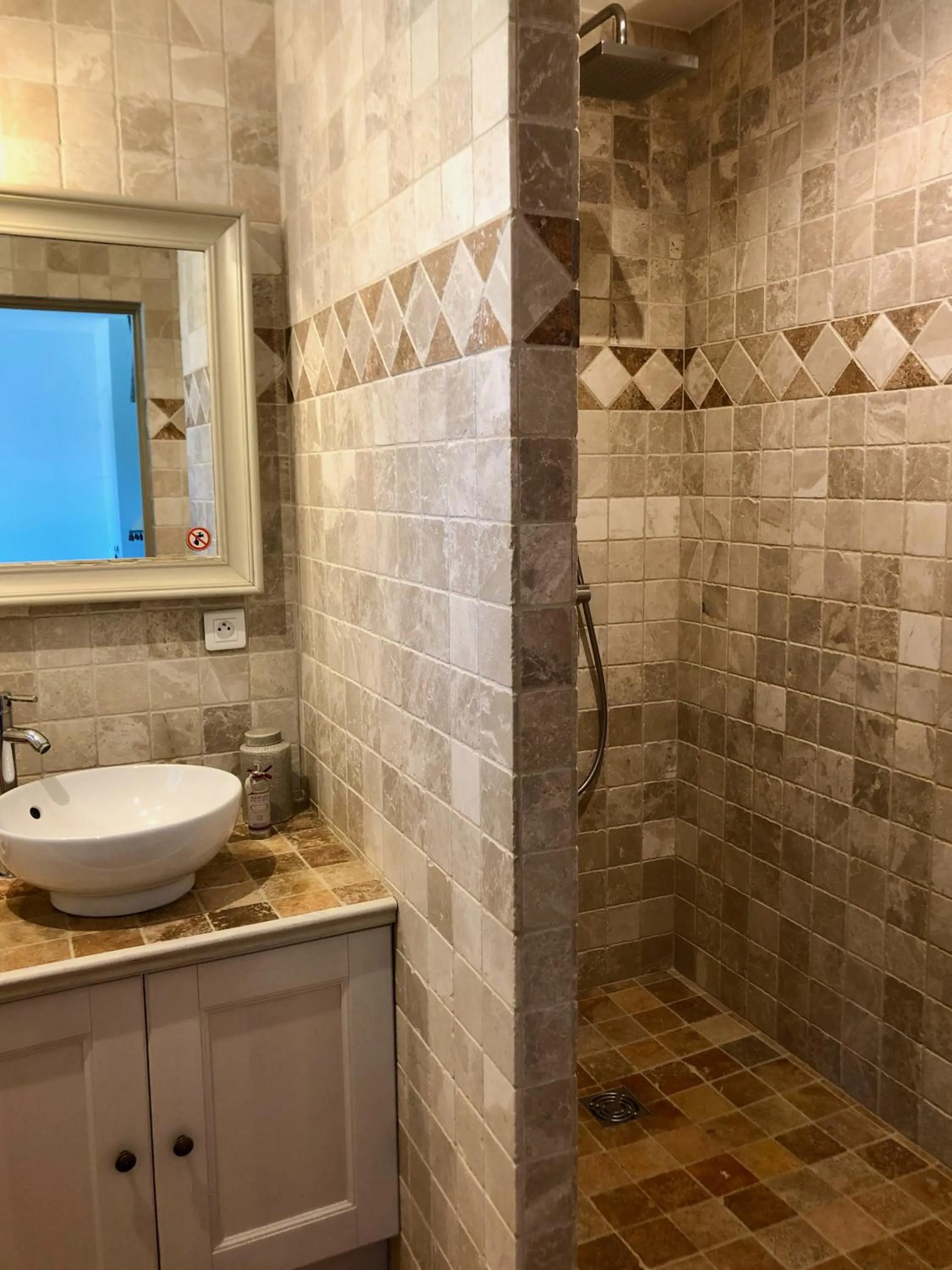 Bathroom in Les Aurochs