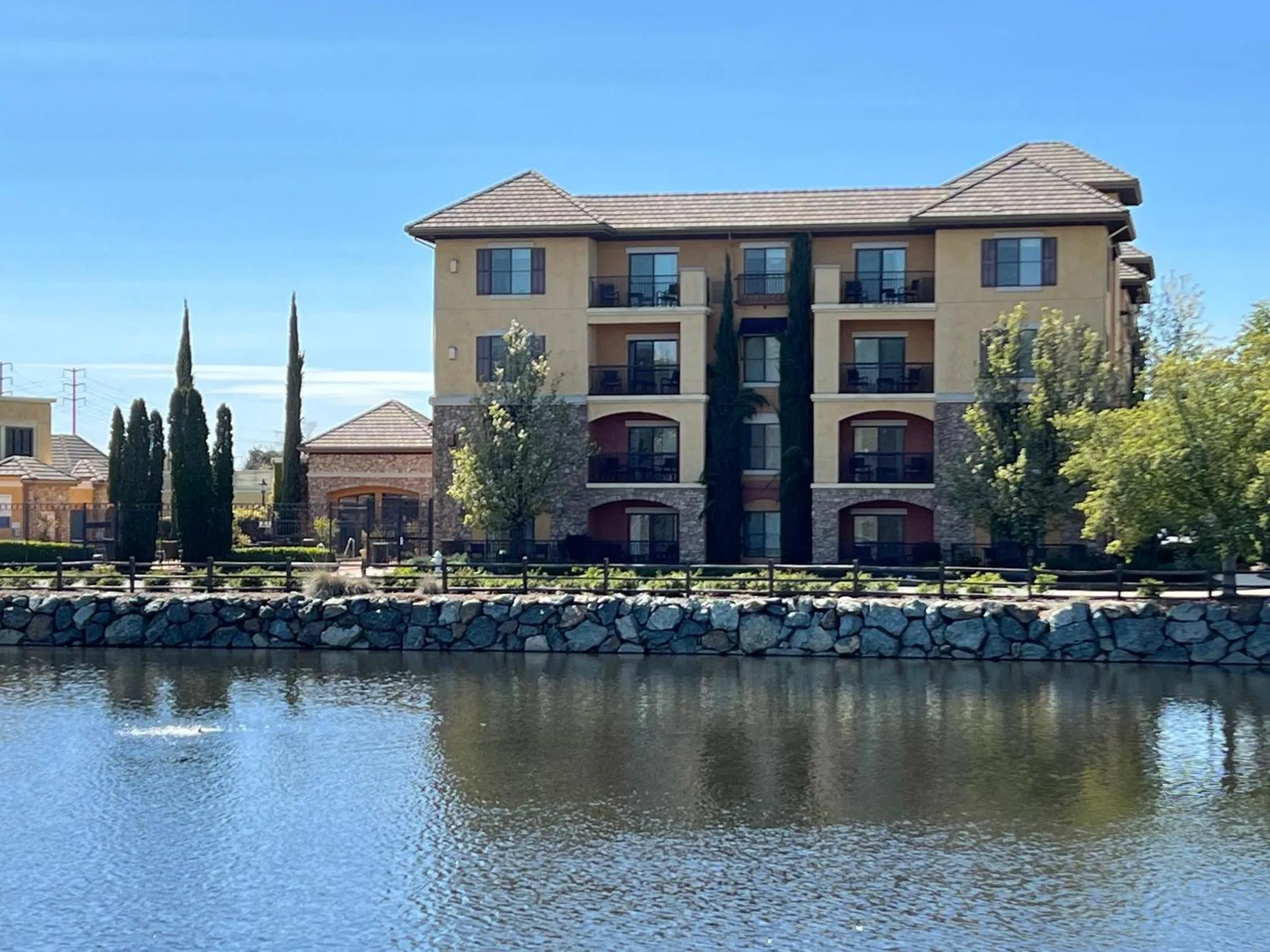 Property building in Holiday Inn Express Hotel & Suites El Dorado Hills by IHG