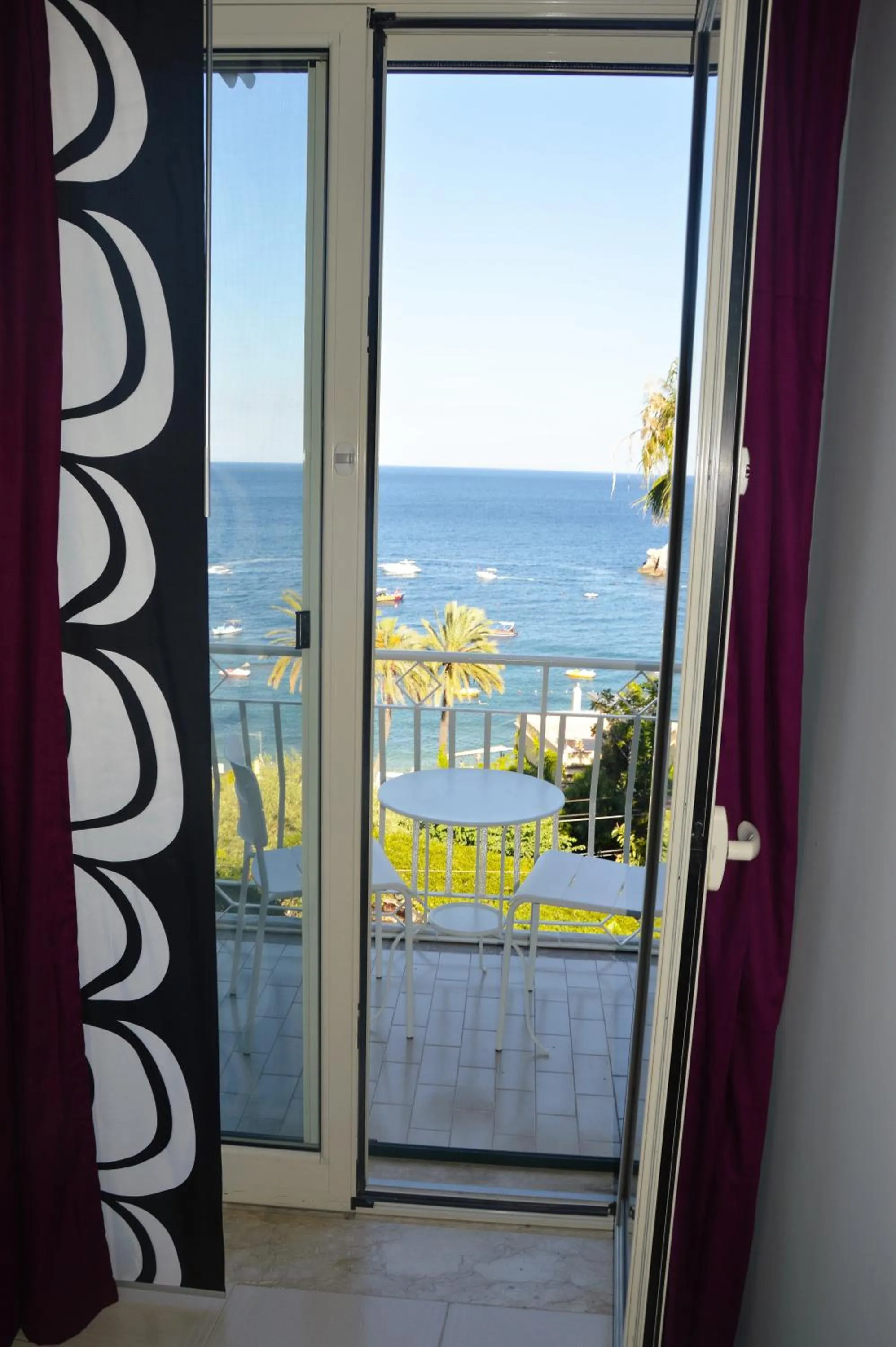 Sea view in B&B A Due Passi Dal Mare