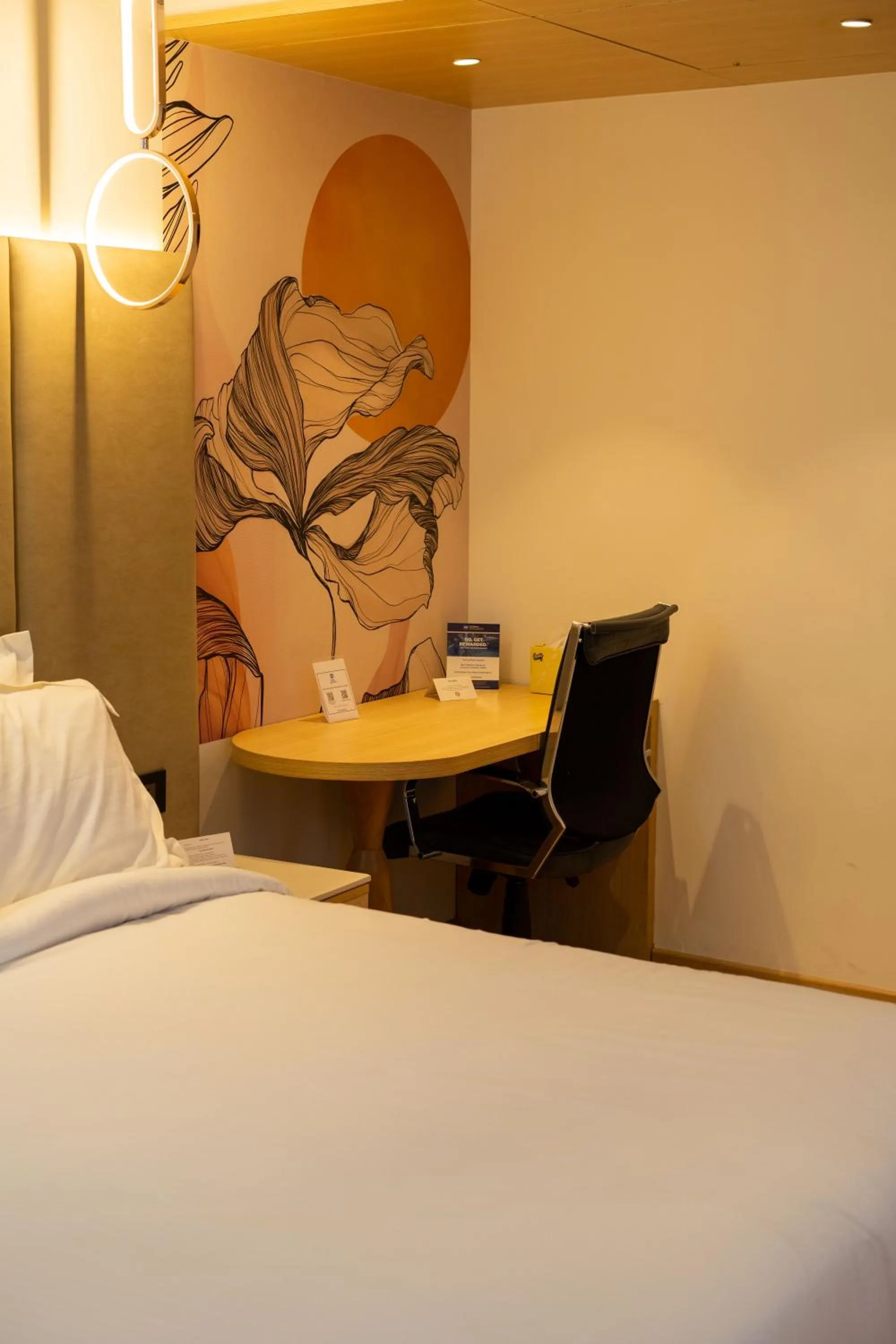 Bed in Best Western AH1 Amritsar