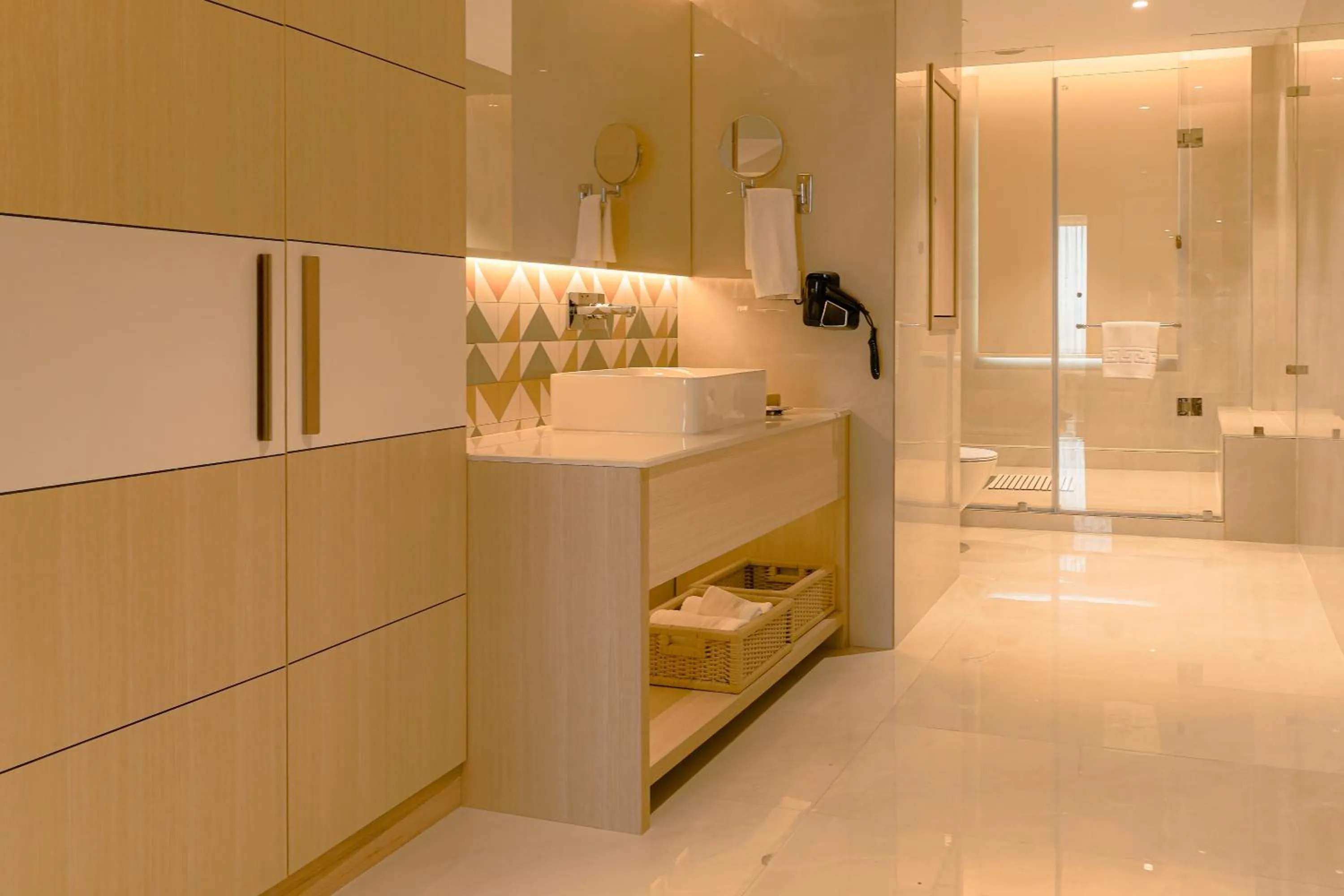 Shower in Best Western AH1 Amritsar