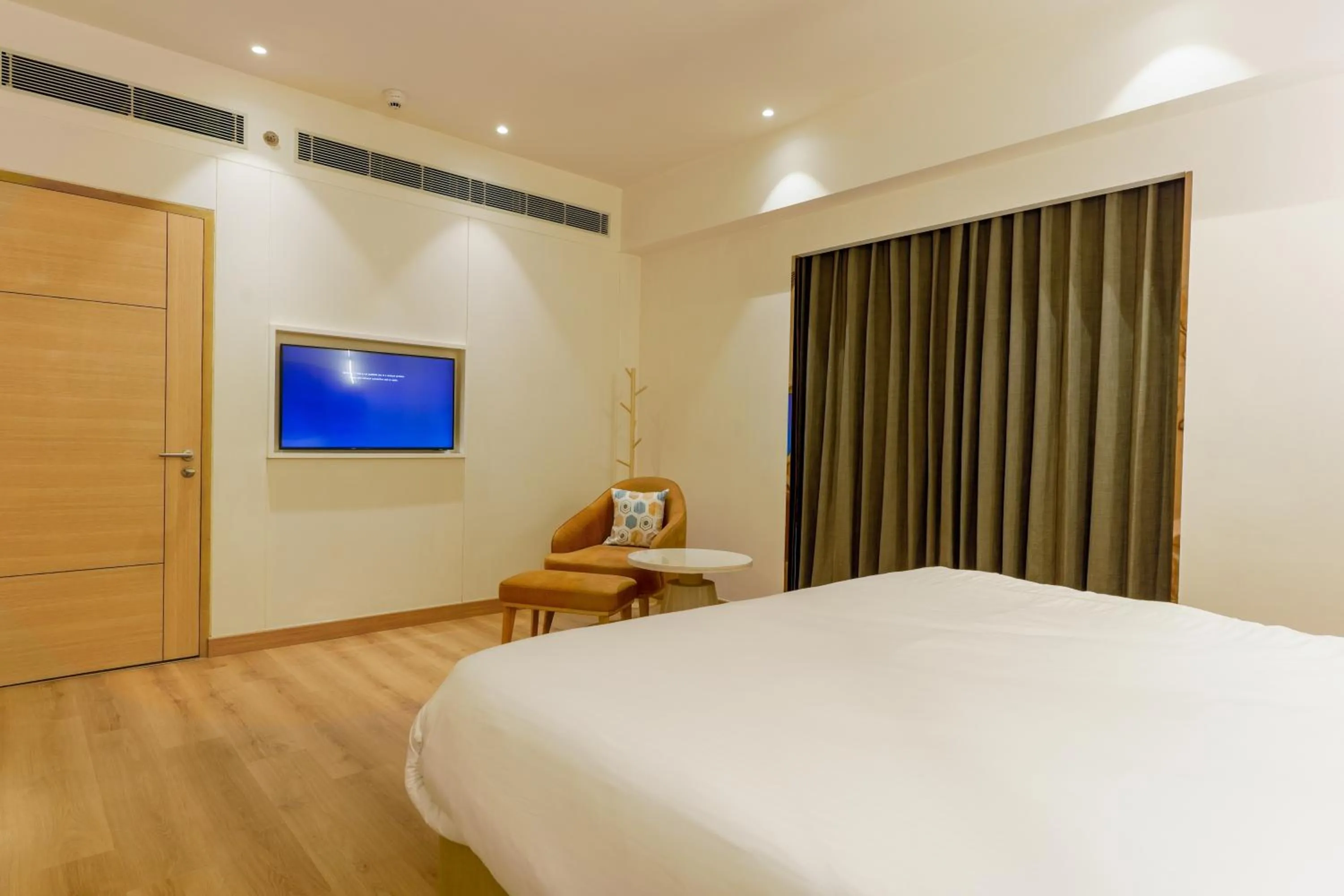 Bed in Best Western AH1 Amritsar