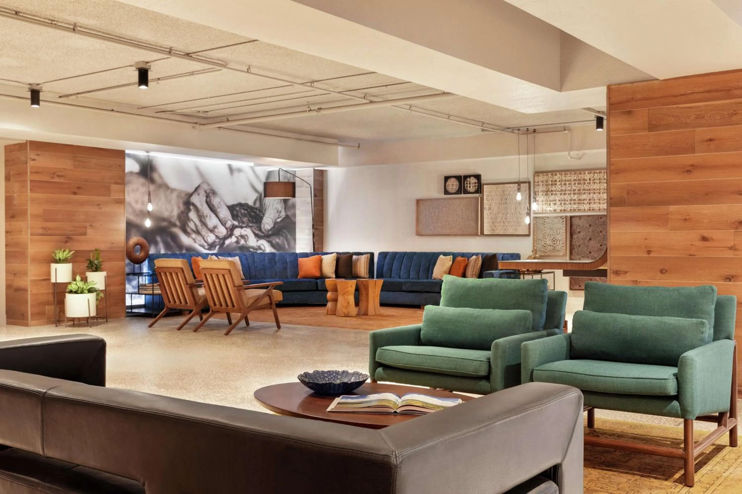 Lobby or reception in Hotel Alba Tampa, Tapestry Collection By Hilton