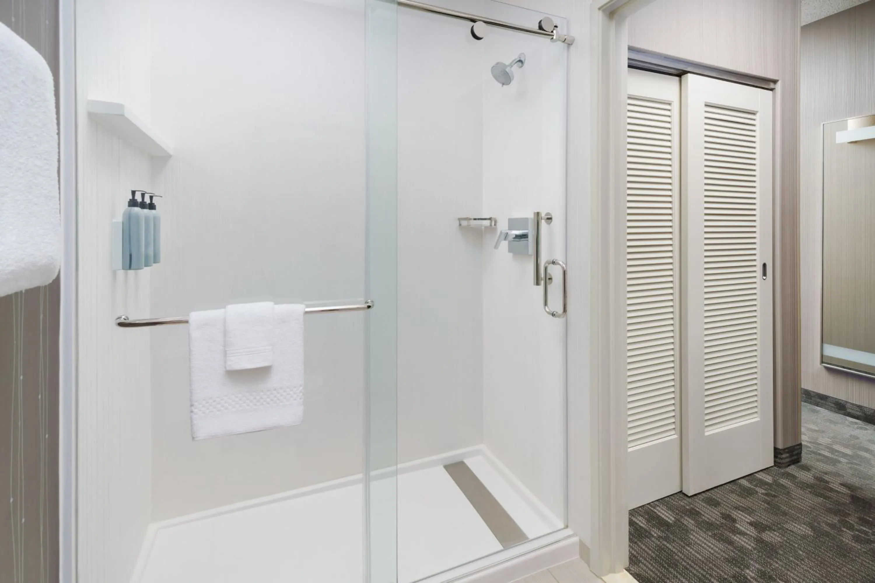 Bathroom in Courtyard by Marriott Roseville