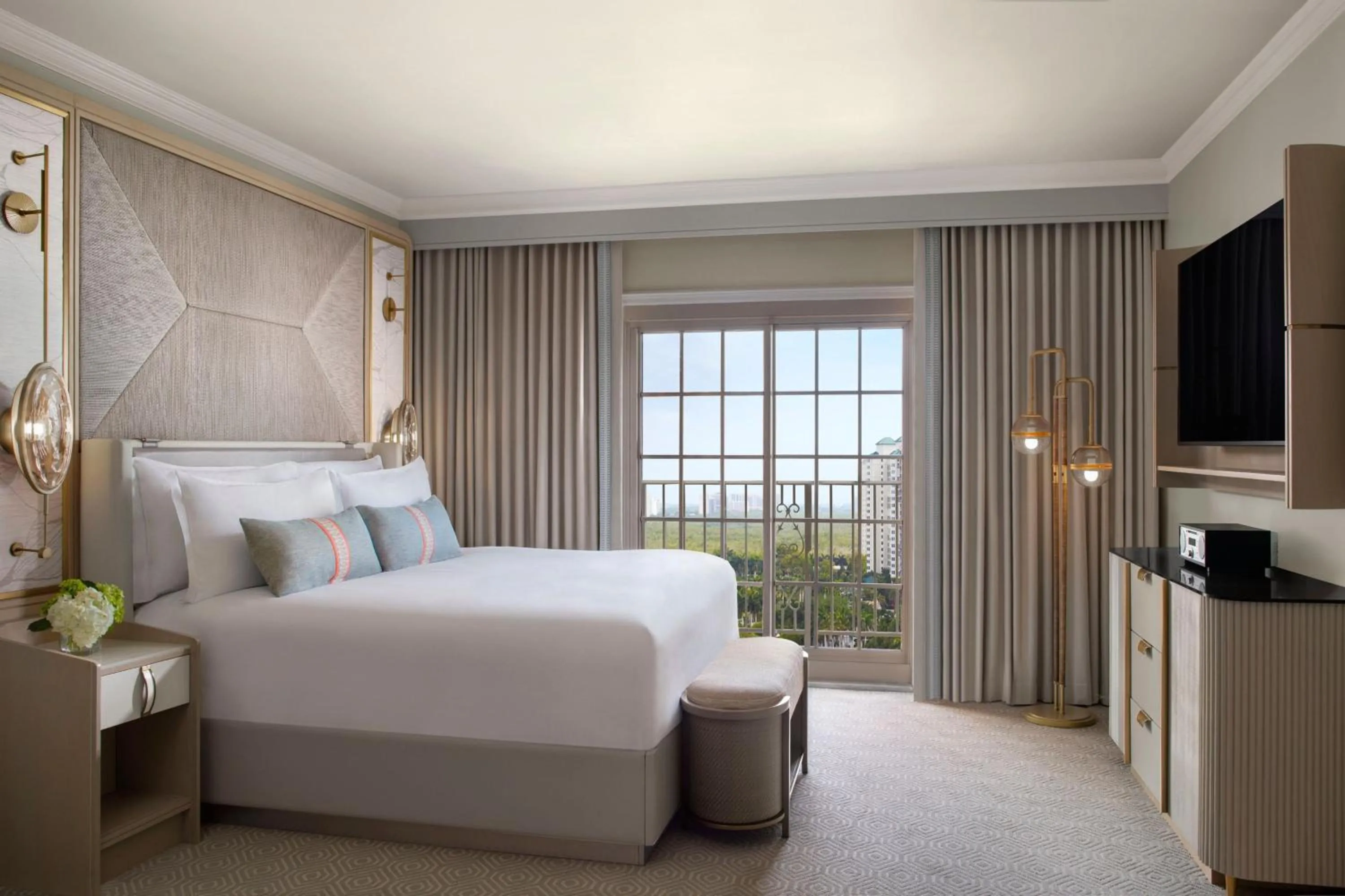 Bedroom, Bed in The Ritz-Carlton Naples