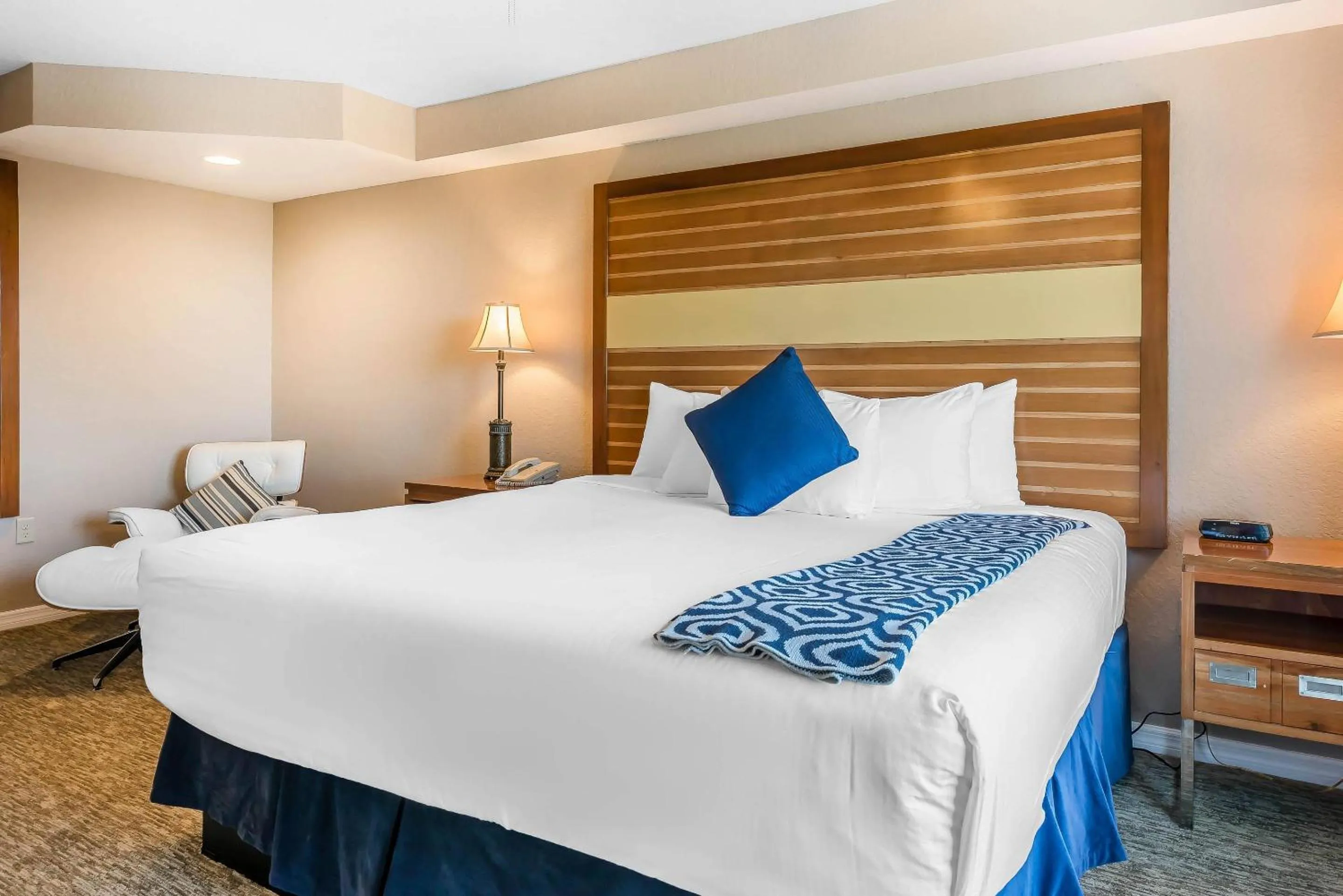 Bedroom, Bed in Bluegreen Vacations Fountains, an Ascend Collection Resort