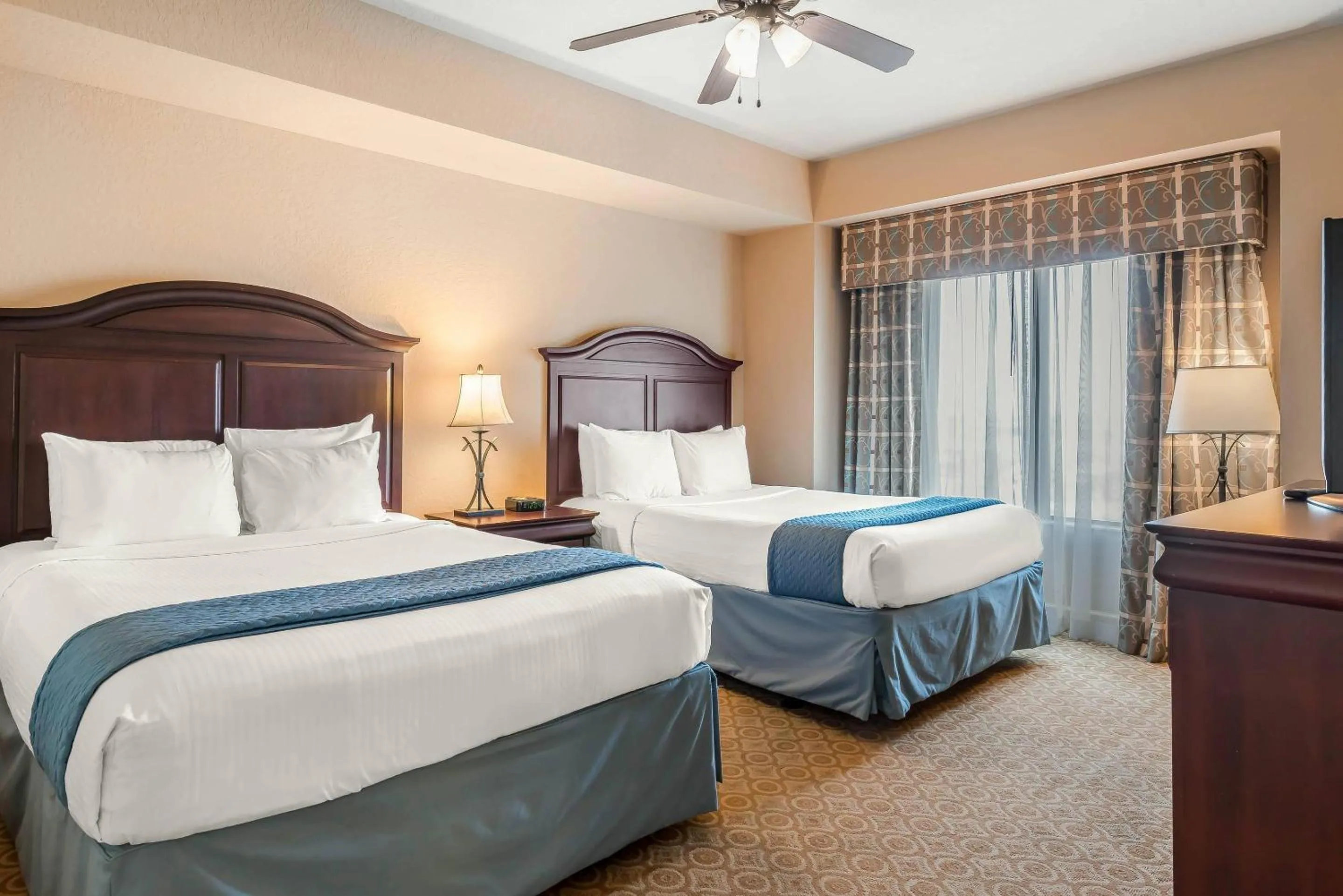 Bedroom, Bed in Bluegreen Vacations Fountains, an Ascend Collection Resort