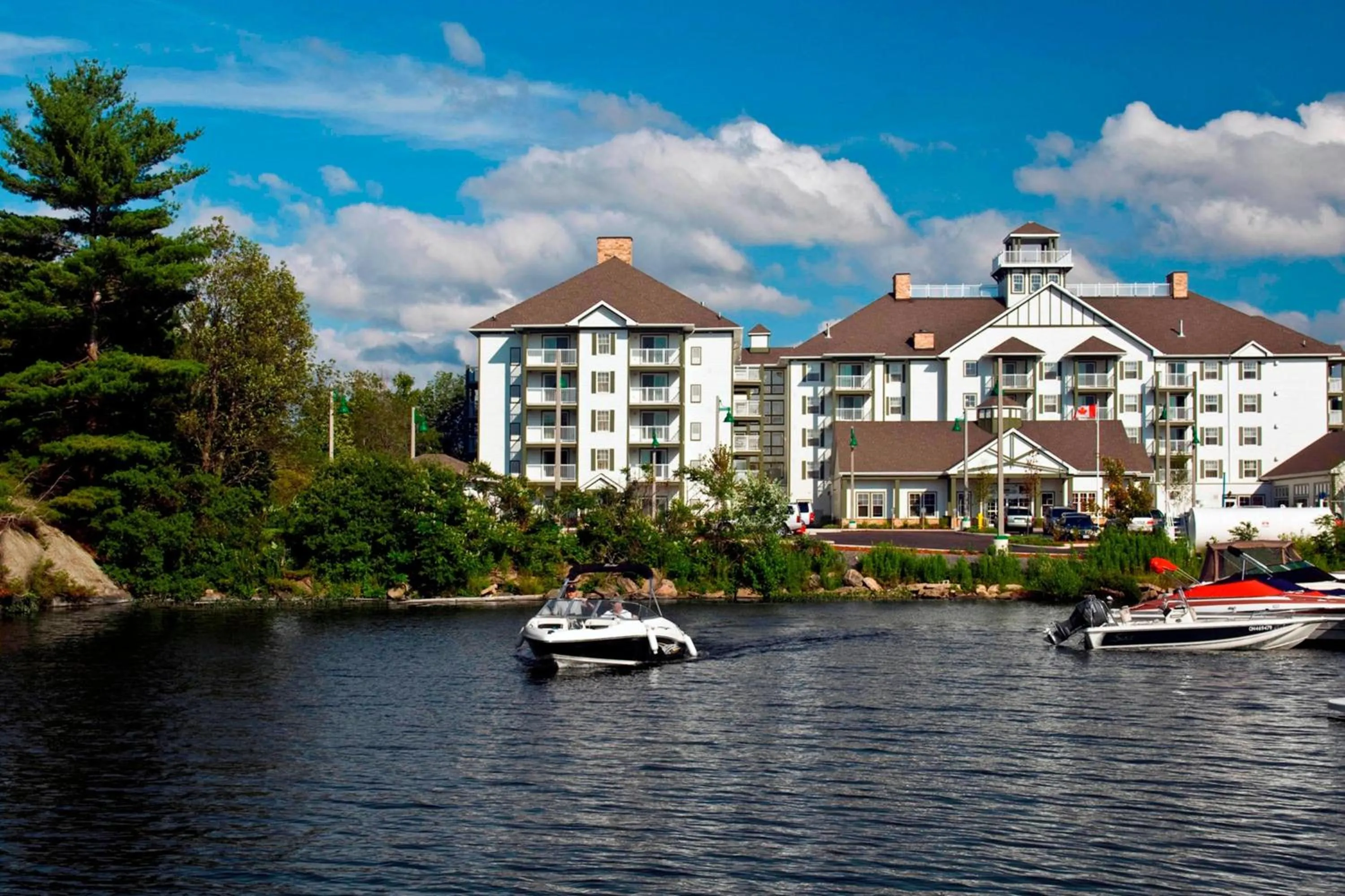 Property building in Residence Inn by Marriott Gravenhurst Muskoka Wharf