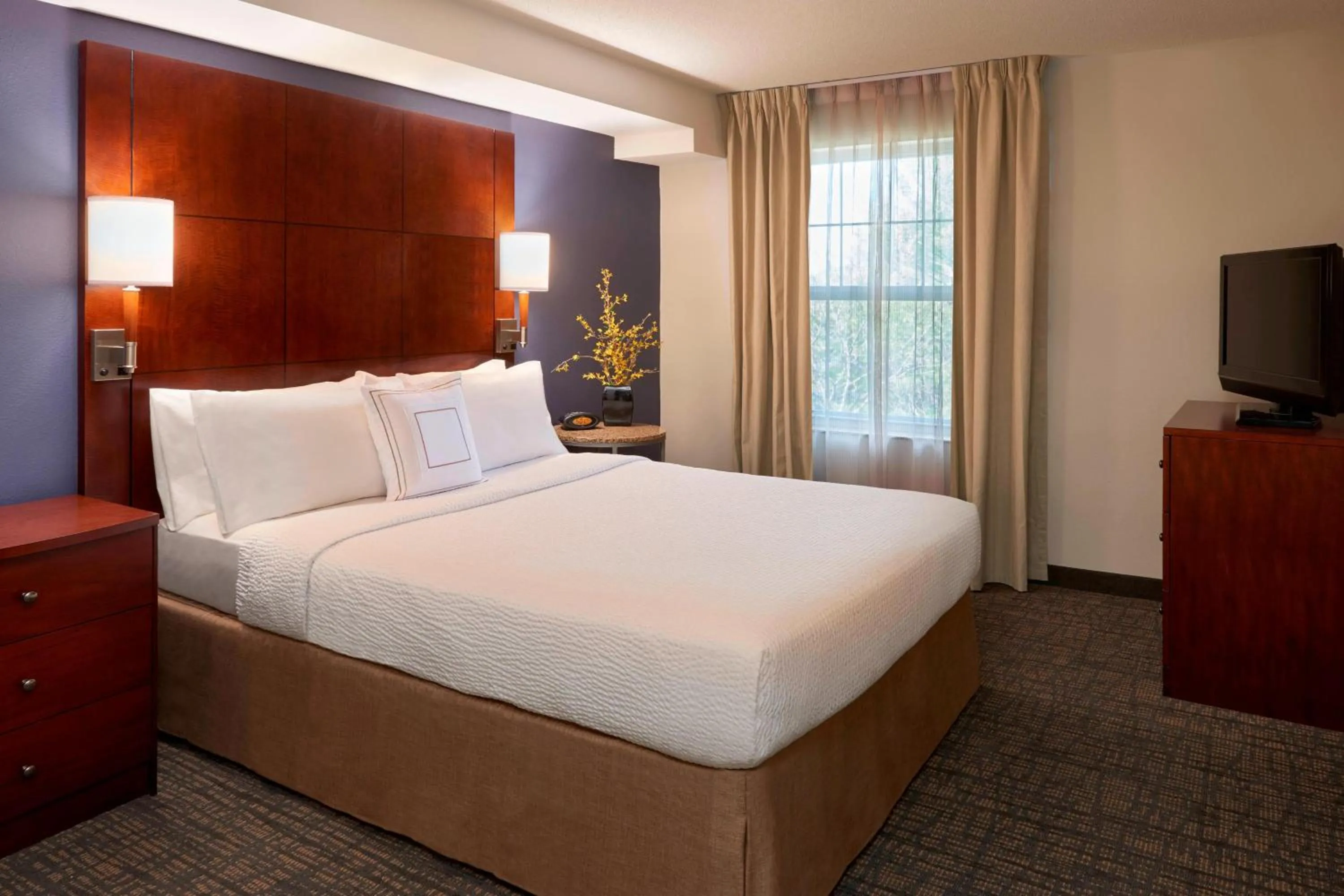 Bedroom, Bed in Residence Inn by Marriott Gravenhurst Muskoka Wharf