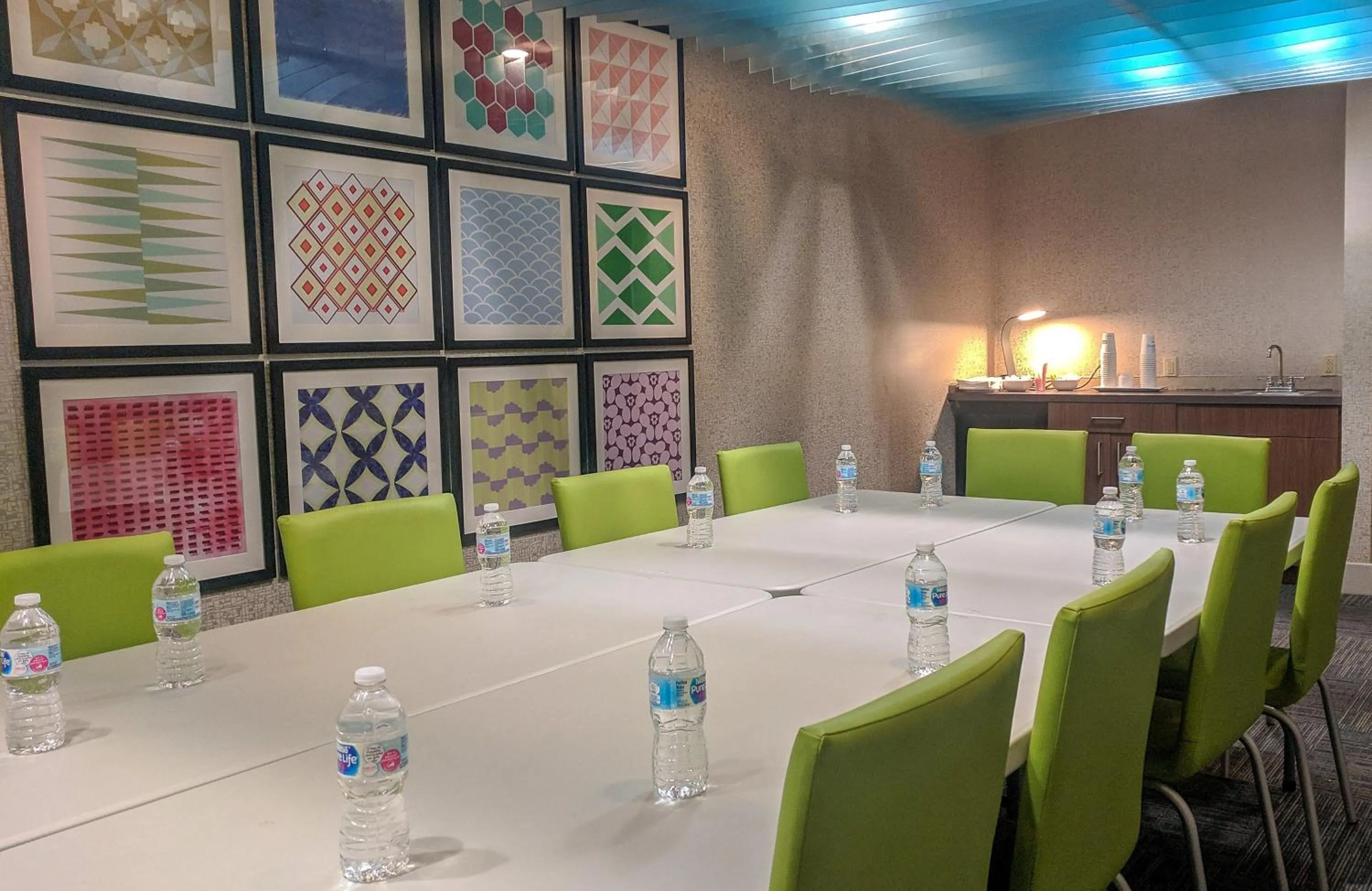 Meeting/conference room in Holiday Inn Express Fort Wayne - East - New Haven by IHG