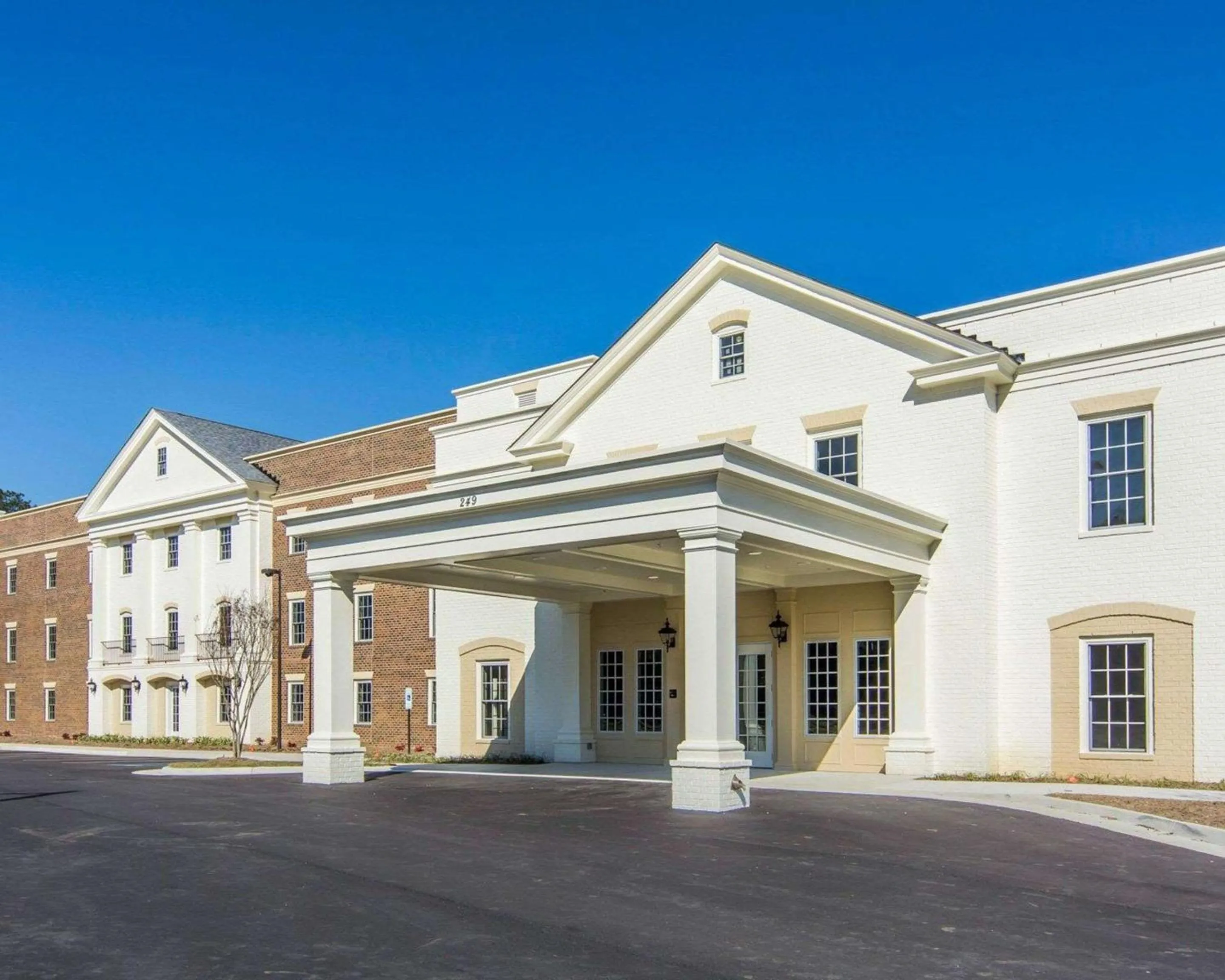 Property building in Bluegreen Vacations Patrick Henry Square, an Ascend Collection Resort