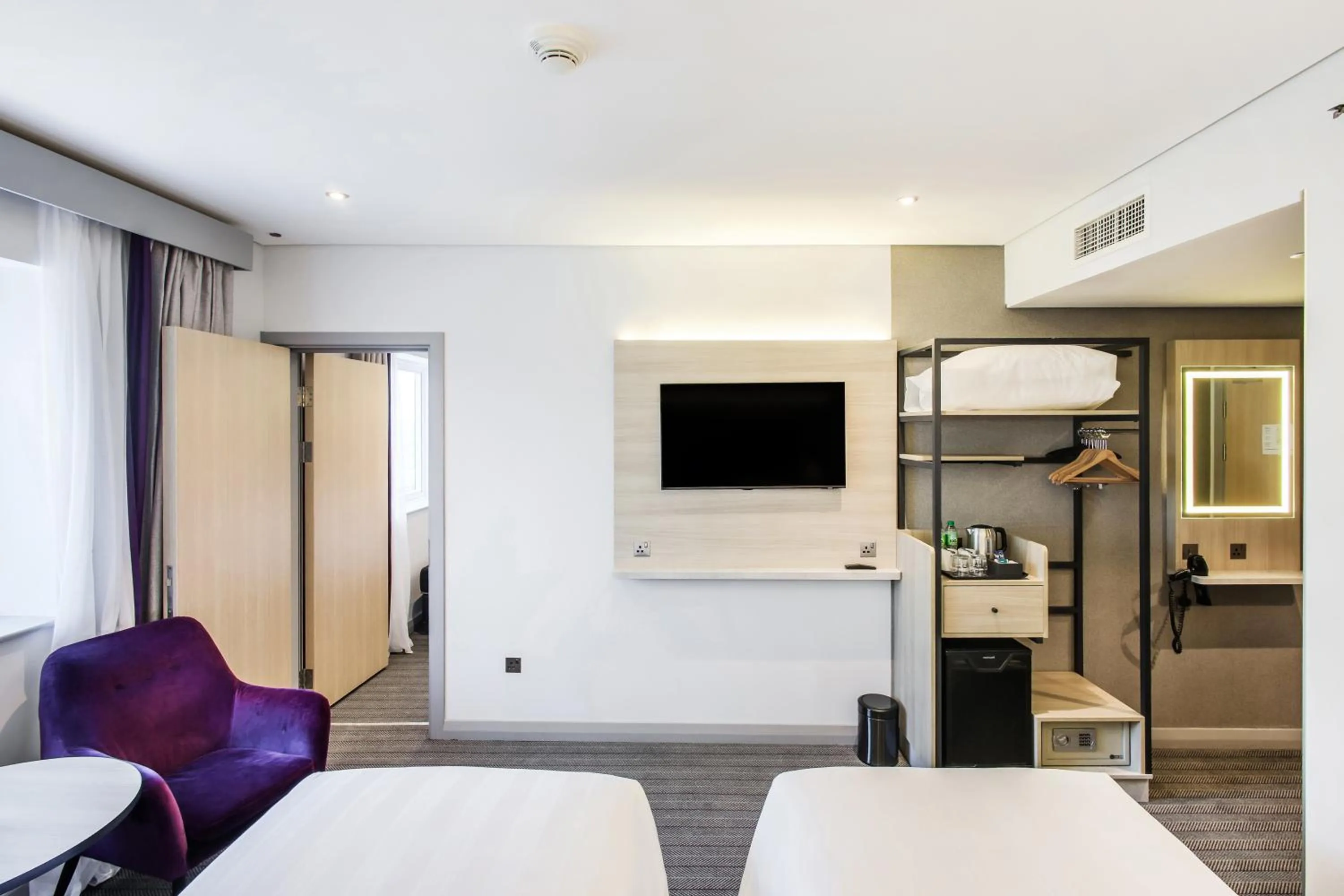 TV and multimedia, Bed in Premier Inn Dubai International Airport - An Emirates Group Company
