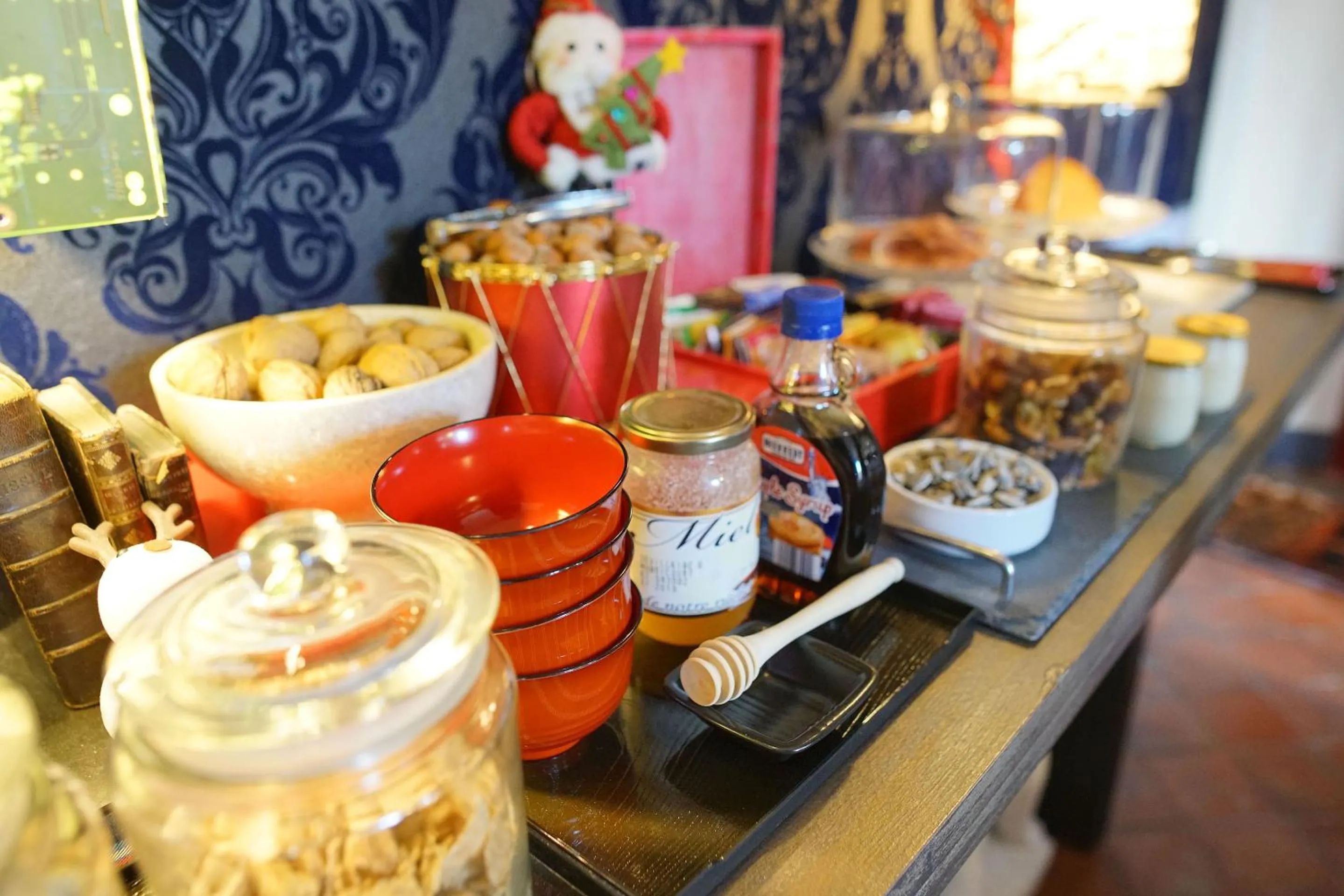 Continental breakfast in Au2 Maison d'Hôtes - Guest House Au2