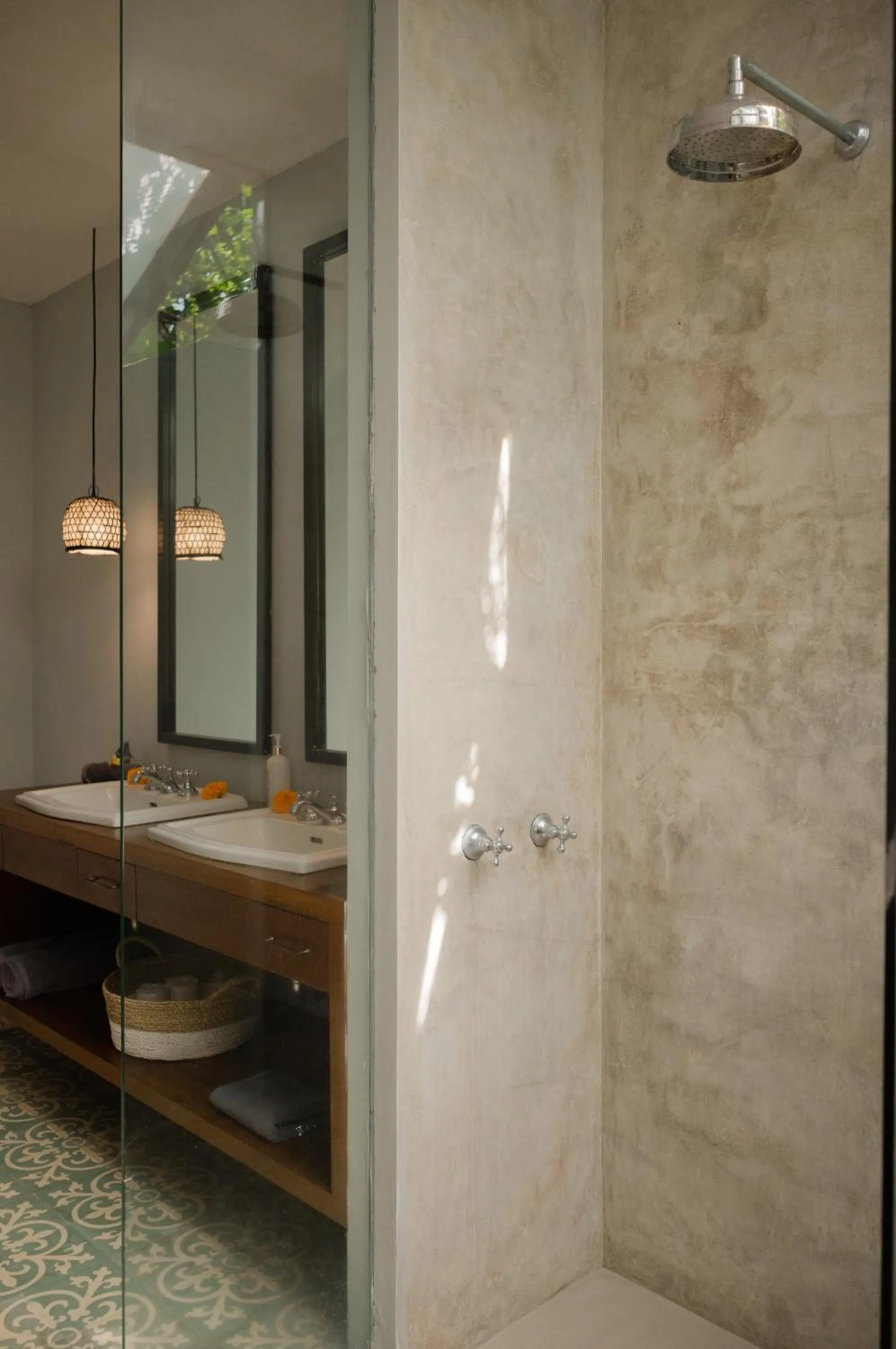 Shower in The Bed by The Sea