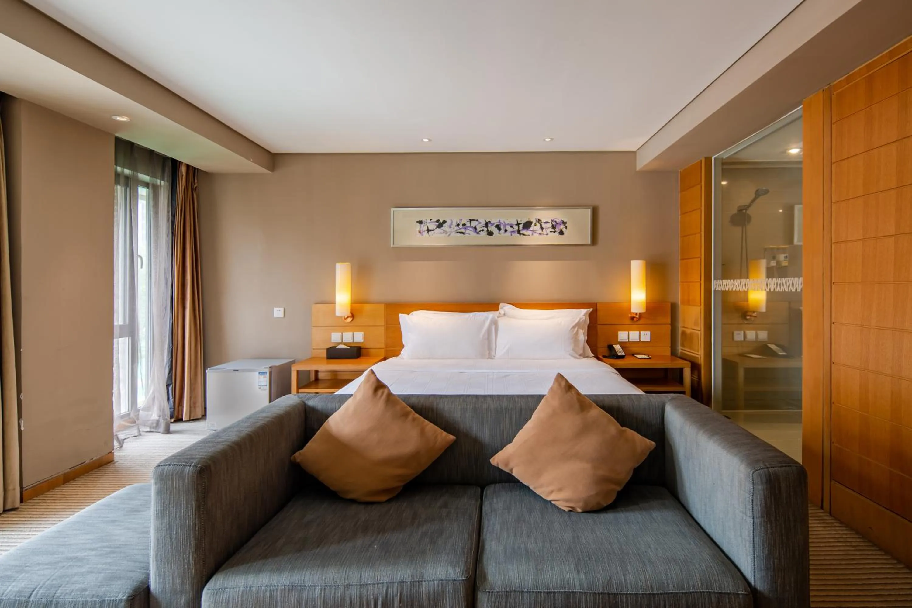 Guests in Gotel Capital