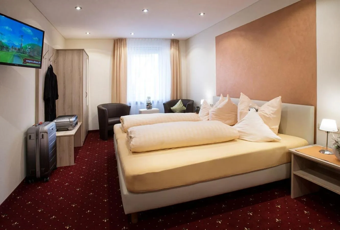 Photo of the whole room, Bed in Hotel Gasthof Zur Post