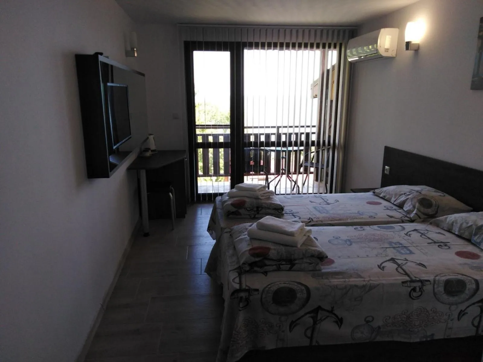 Photo of the whole room, Bed in Complex Fichoza