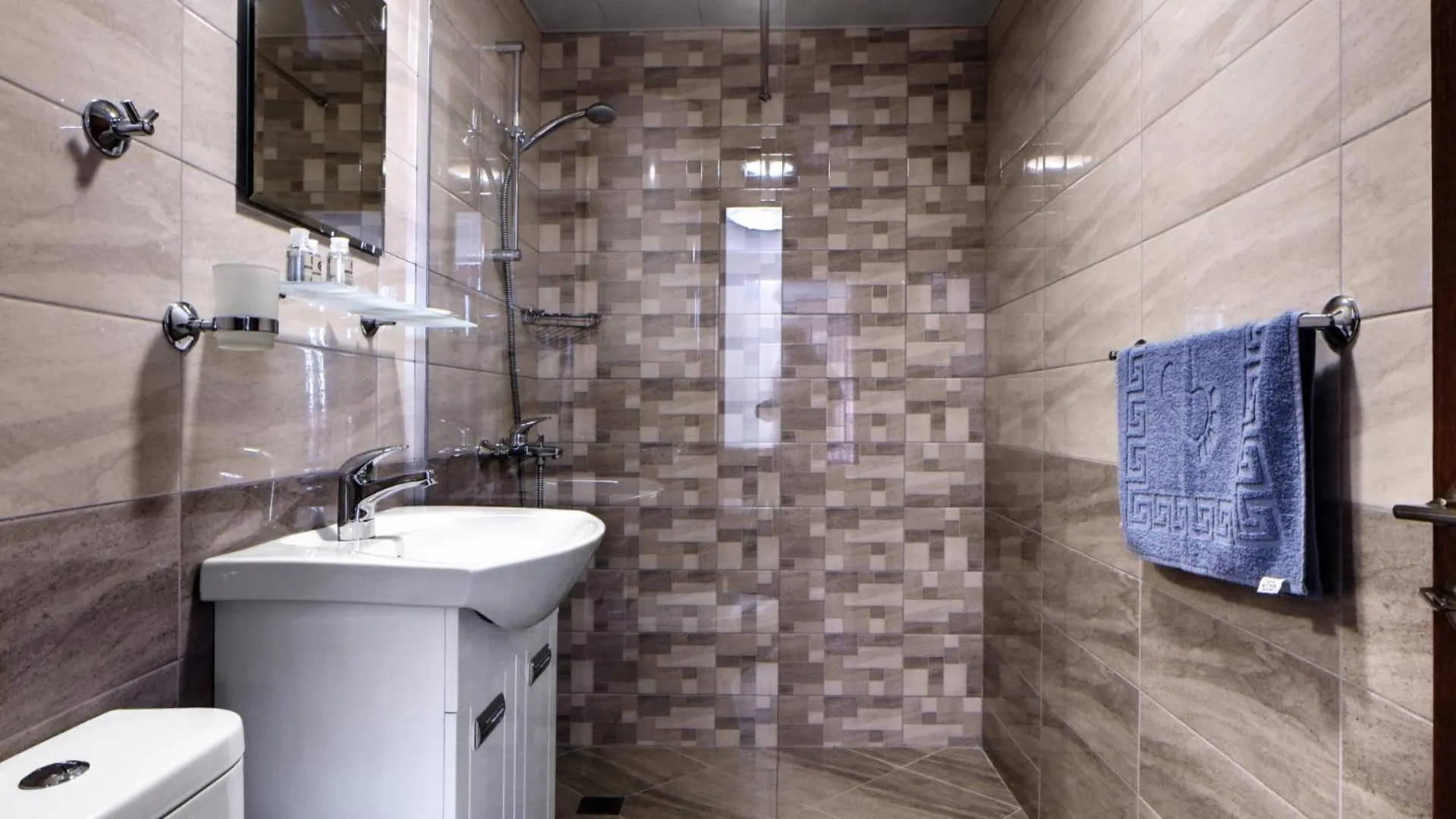 Bathroom in Complex Fichoza