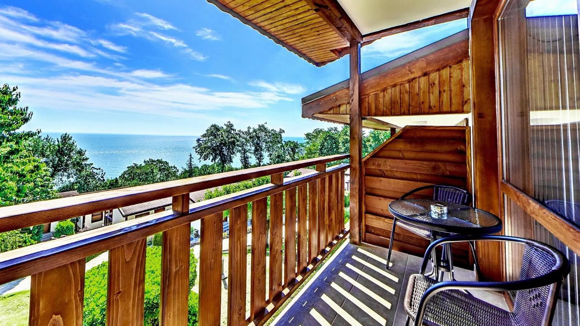 Photo of the whole room in Complex Fichoza