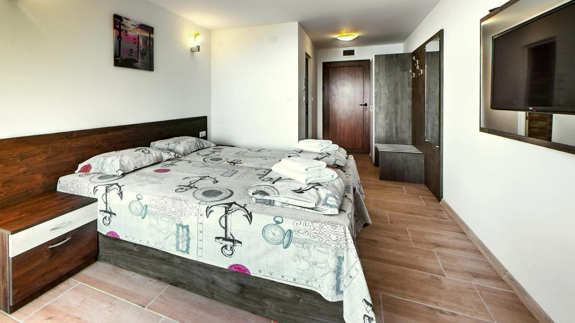 Photo of the whole room, Bed in Complex Fichoza