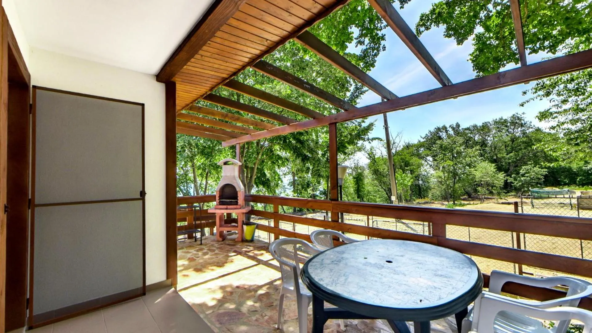 BBQ facilities in Complex Fichoza