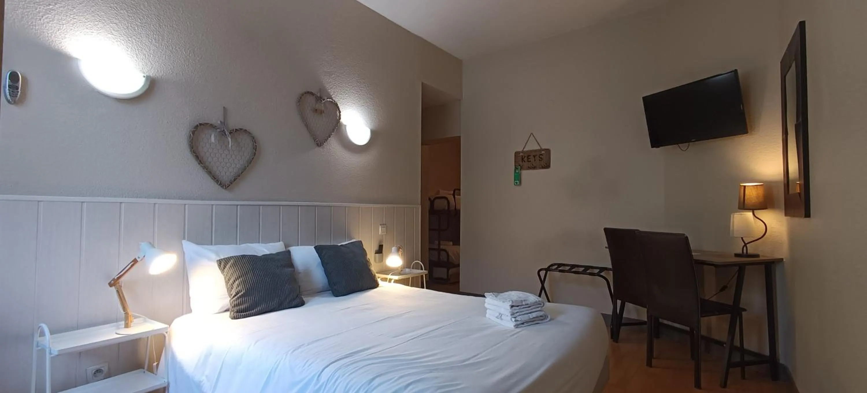 Bed in Hôtel Le P'tit Monde