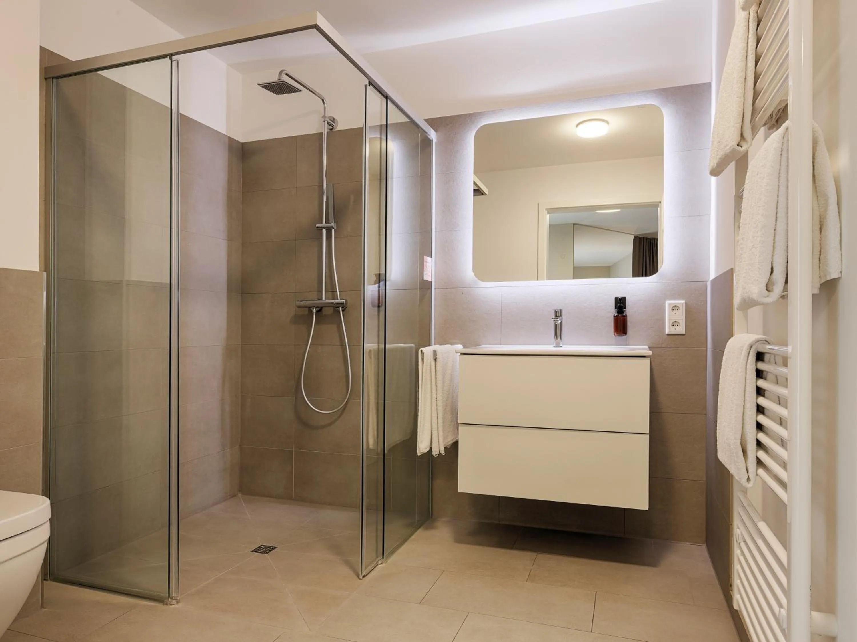 Bathroom in Hotel Zur Stadt Mainz in Würzburger Innenstadt