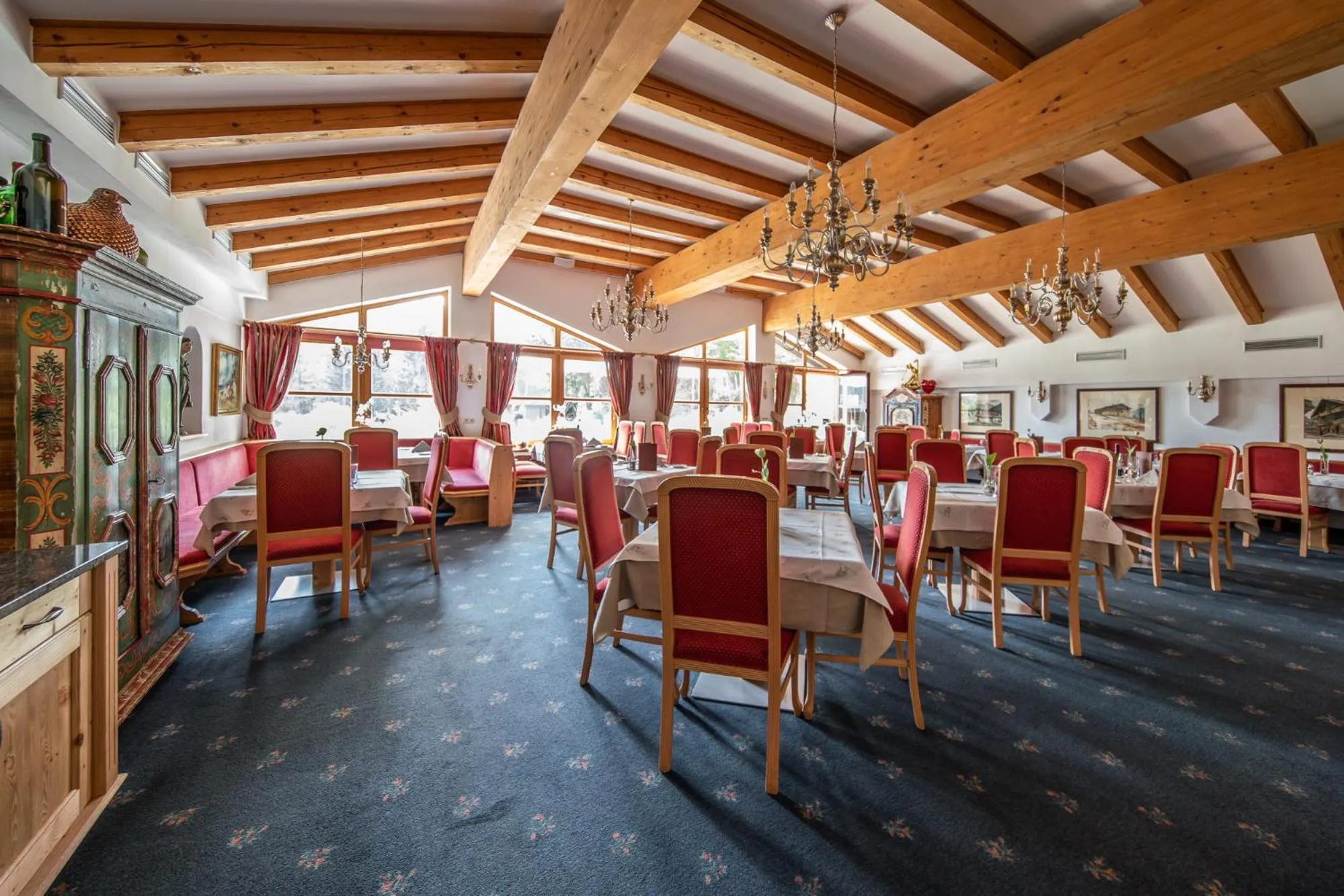 Restaurant/places to eat in Hotel Karl Schranz