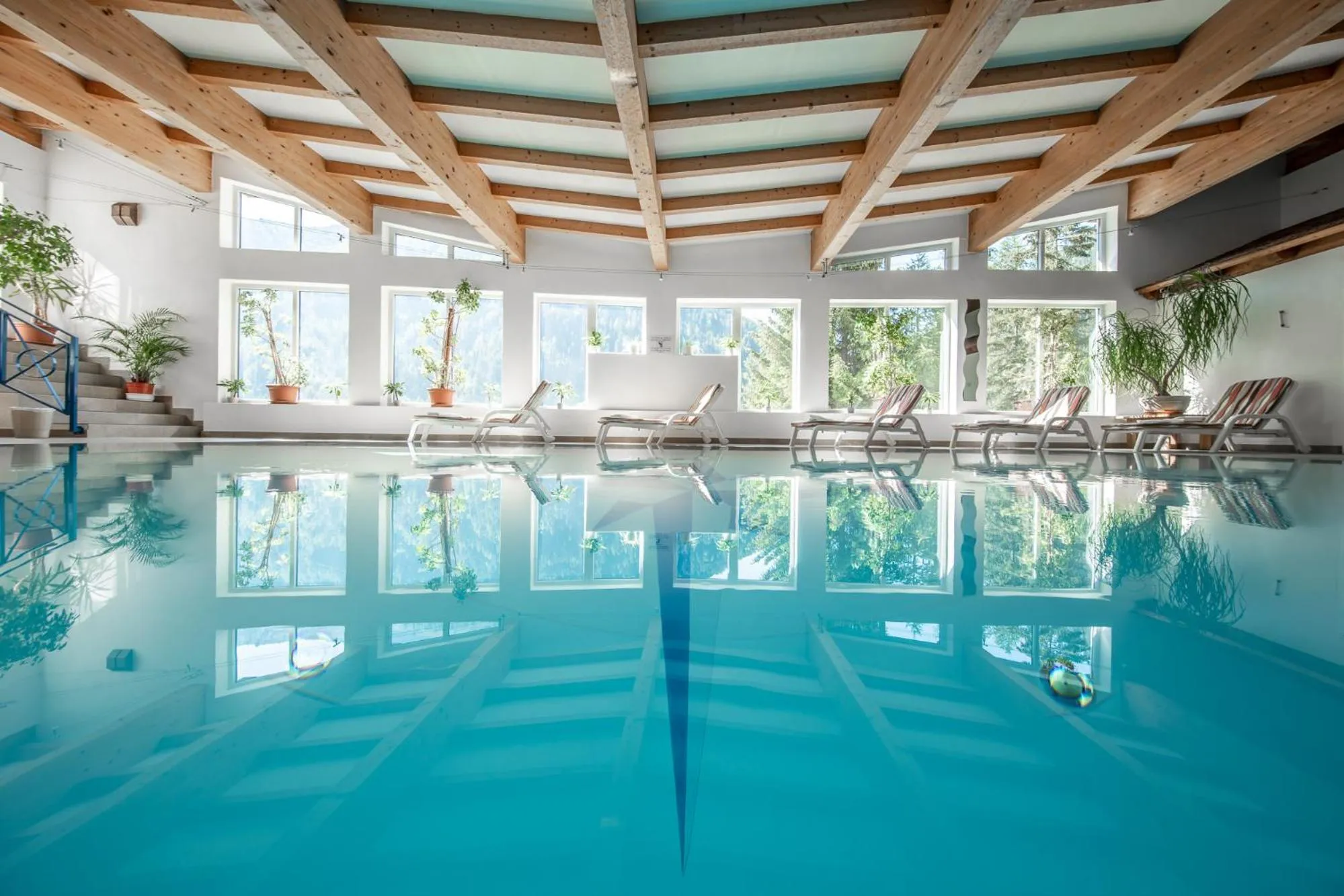 Swimming pool in Hotel Karl Schranz