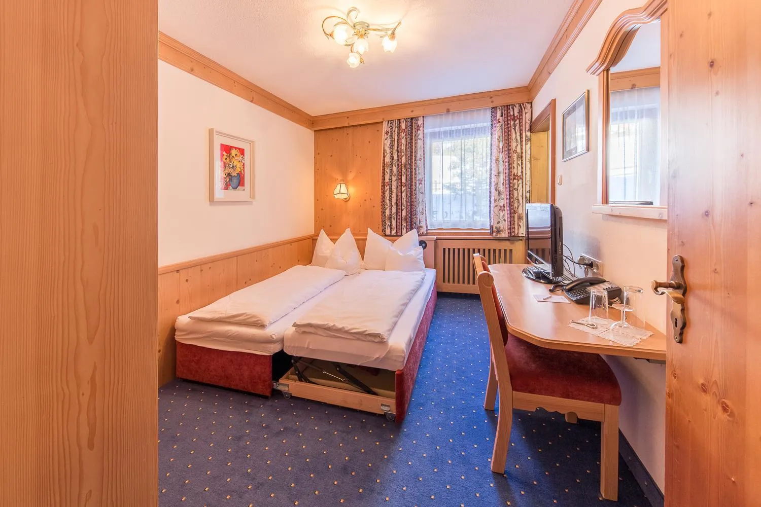 Photo of the whole room, Bed in Hotel Karl Schranz