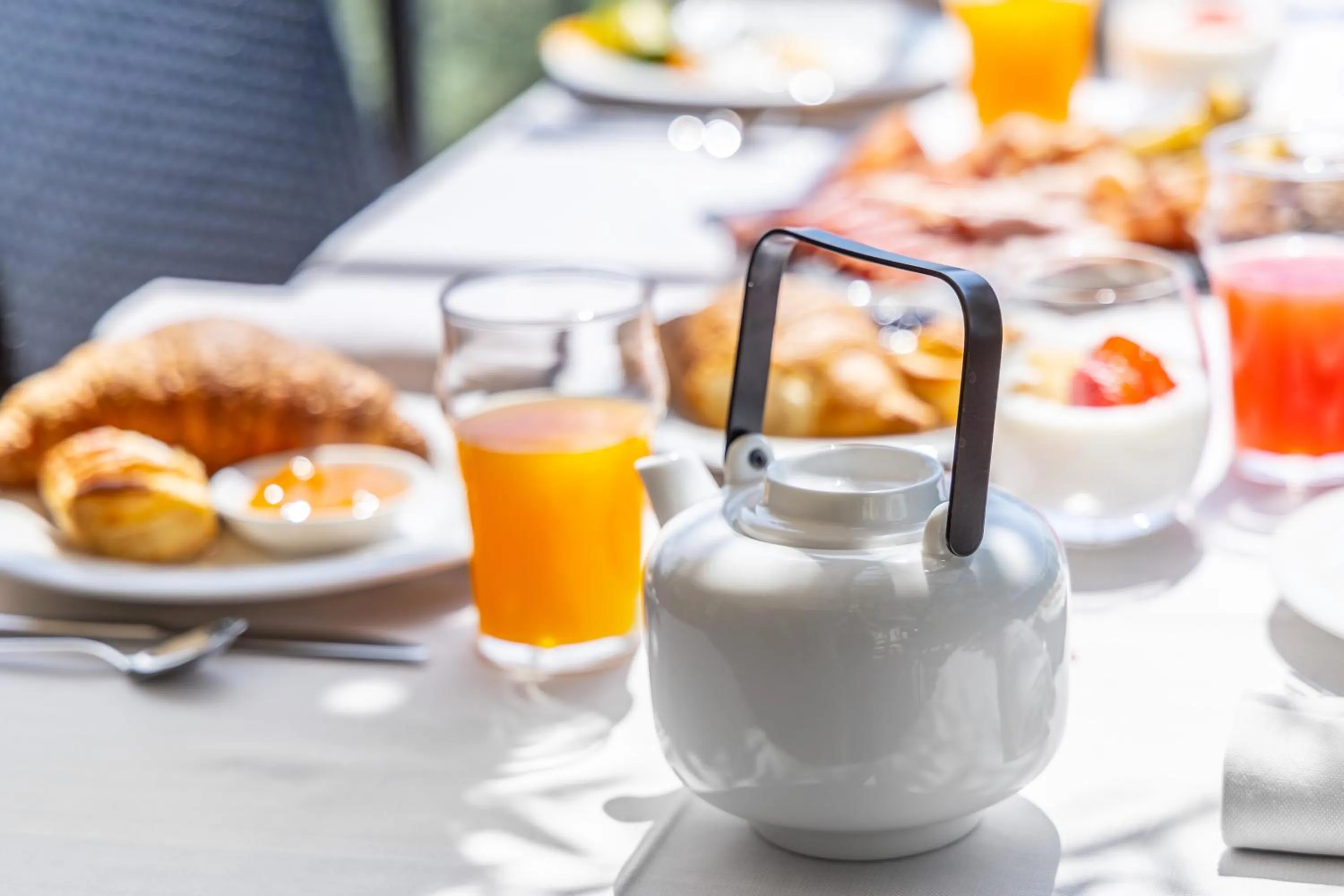 Breakfast in Hotel Meandro - Lake View