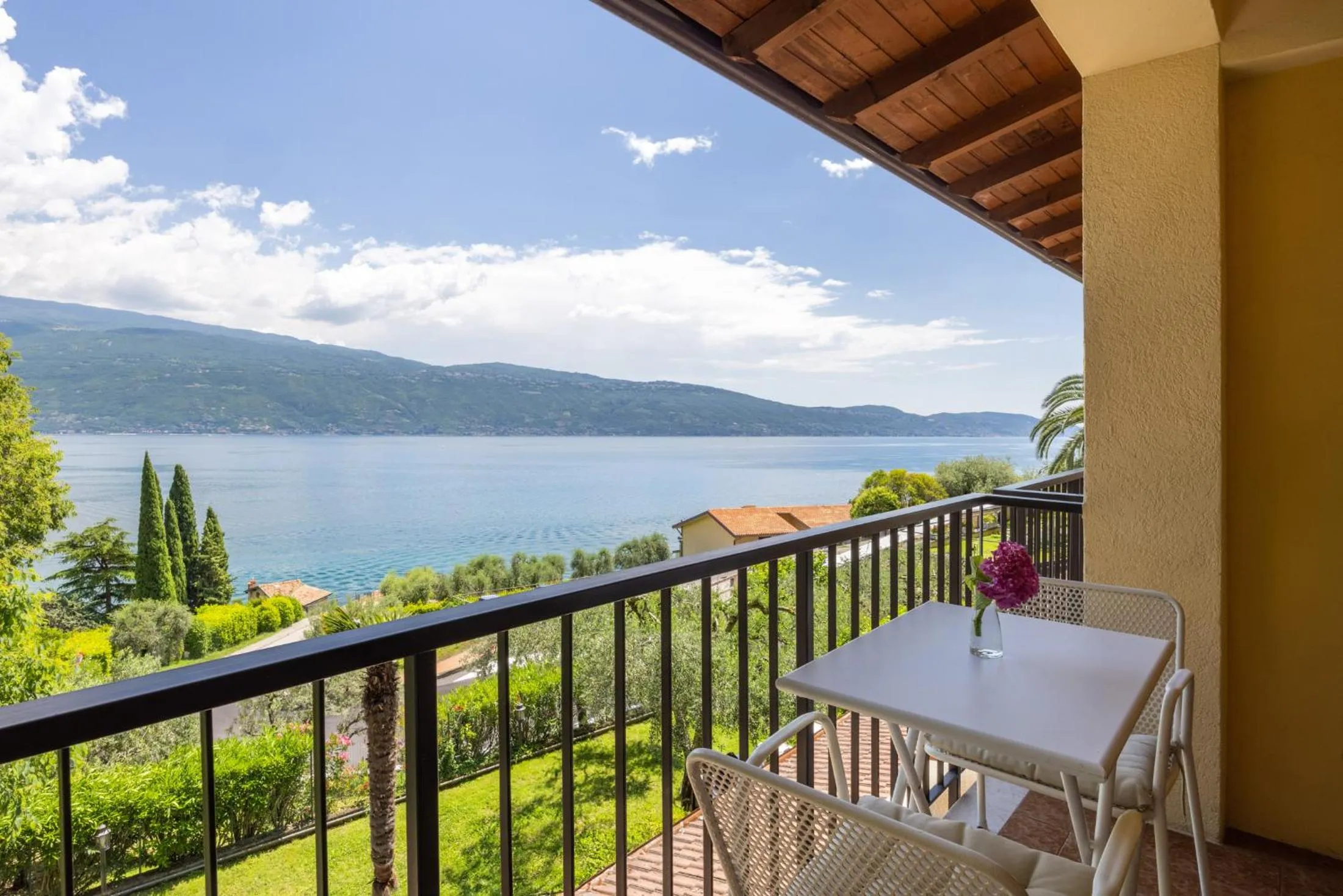 Natural landscape in Hotel Meandro - Lake View